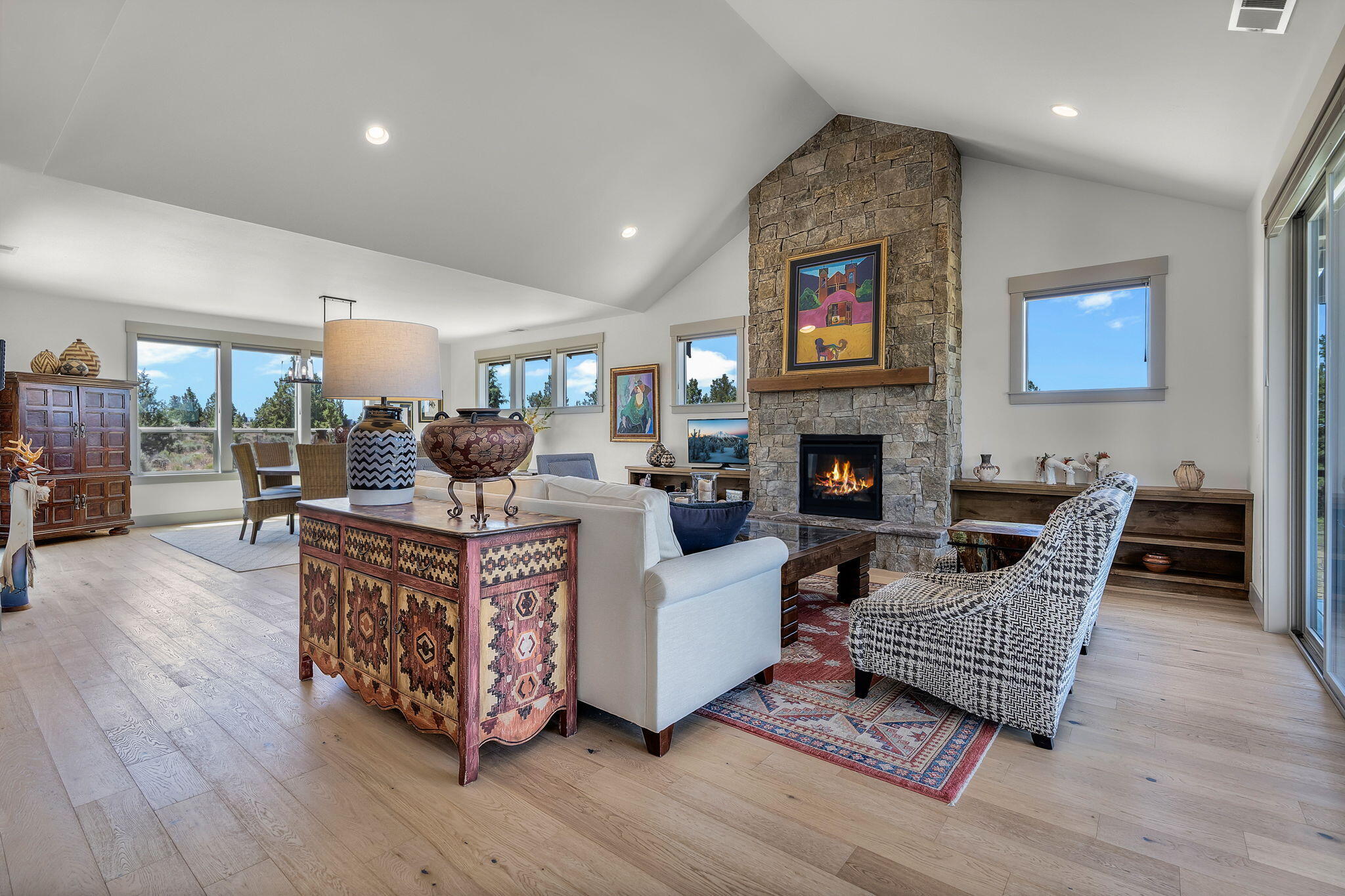 Powell Butte, Oregon, 97753, United States, 3 Bedrooms Bedrooms, ,3 BathroomsBathrooms,Residential,Active,1884879