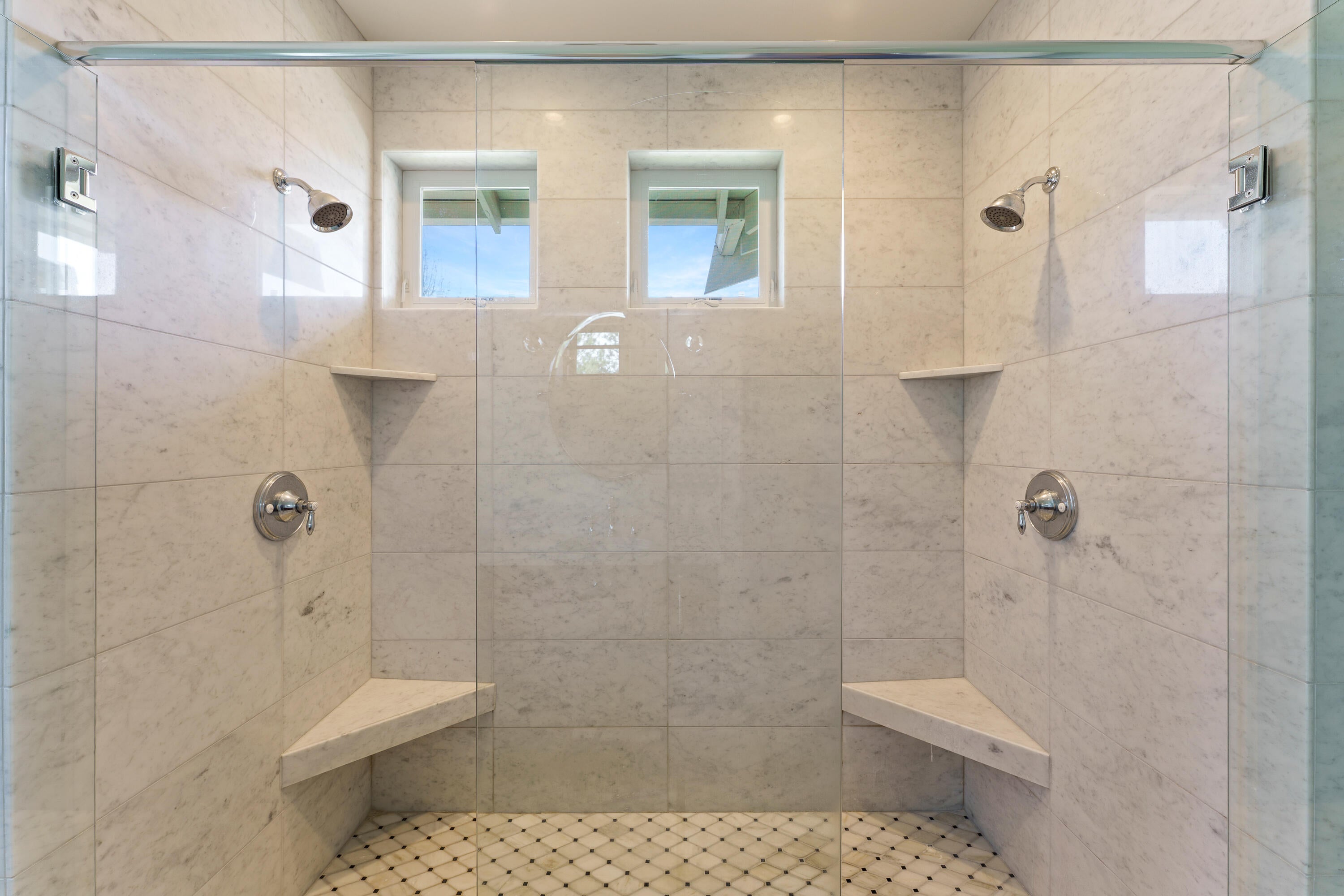 Bend, Oregon, 97703, United States, 4 Bedrooms Bedrooms, ,3 BathroomsBathrooms,Residential,Active,1764459