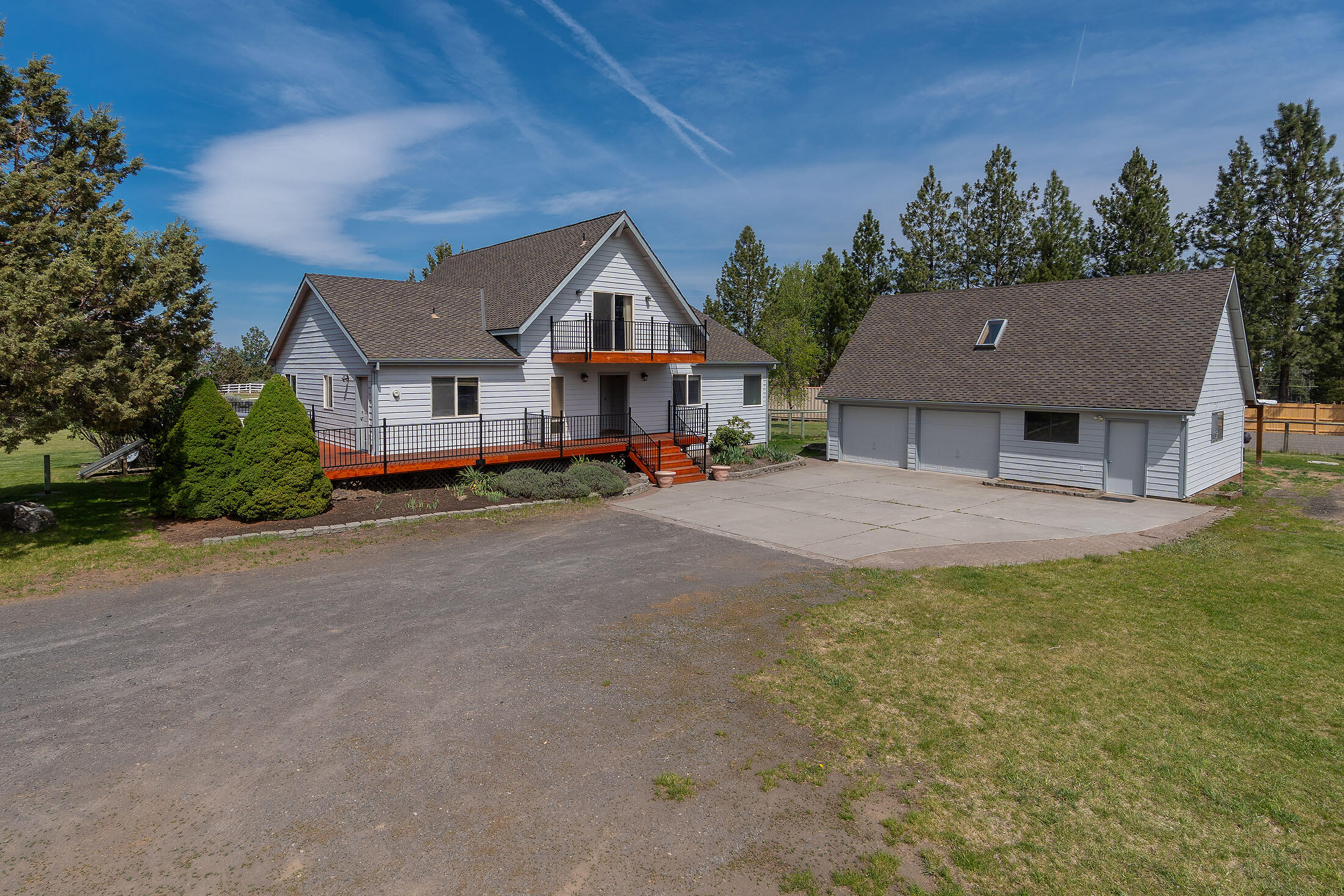 Bend, Oregon, 97702, United States, 3 Bedrooms Bedrooms, ,3 BathroomsBathrooms,Residential,Active,1952444