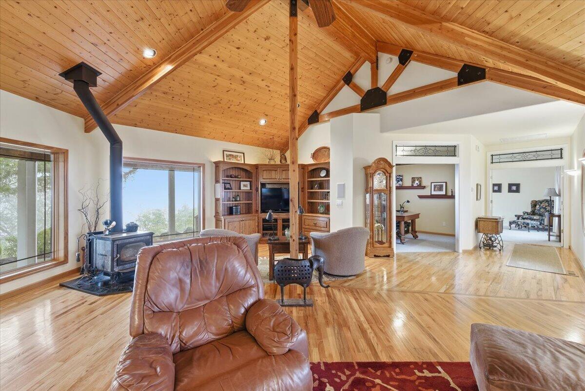 Grants Pass, Oregon, 97527, United States, 3 Bedrooms Bedrooms, ,3 BathroomsBathrooms,Residential,Active,1990612