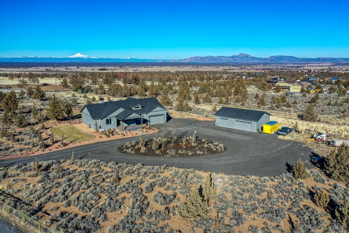 Powell Butte, Oregon, 97753, United States, 4 Bedrooms Bedrooms, ,3 BathroomsBathrooms,Residential,Active,1908146