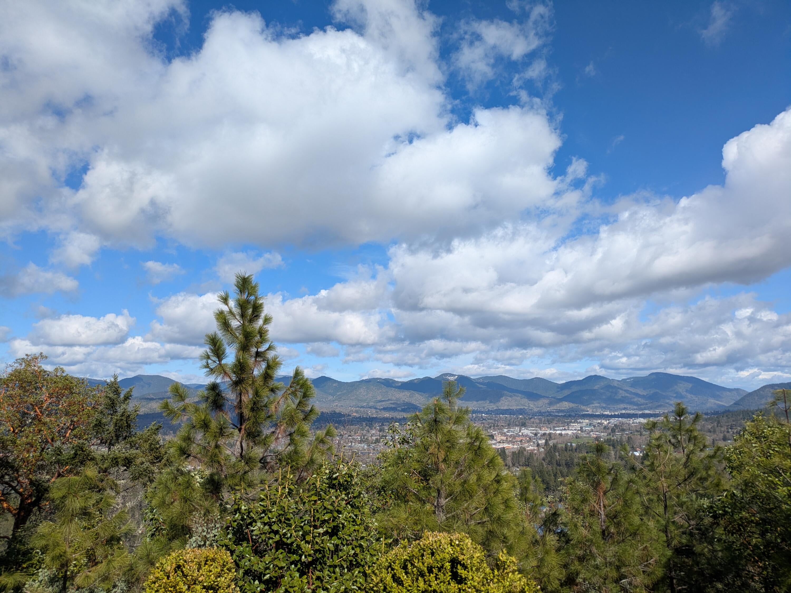 Grants Pass, Oregon, 97527, United States, 3 Bedrooms Bedrooms, ,3 BathroomsBathrooms,Residential,Active,1990612