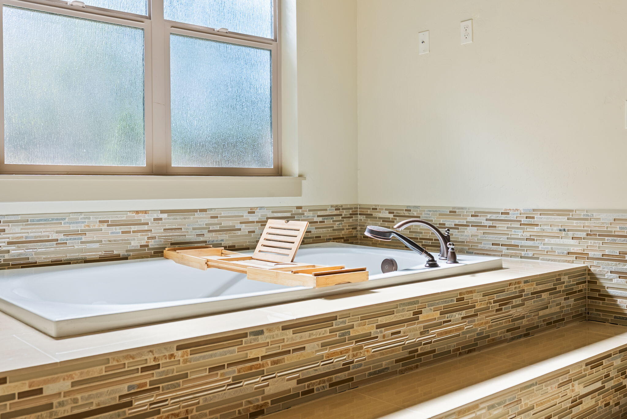 Bend, Oregon, 97702, United States, 3 Bedrooms Bedrooms, ,4 BathroomsBathrooms,Residential,Active,1952481