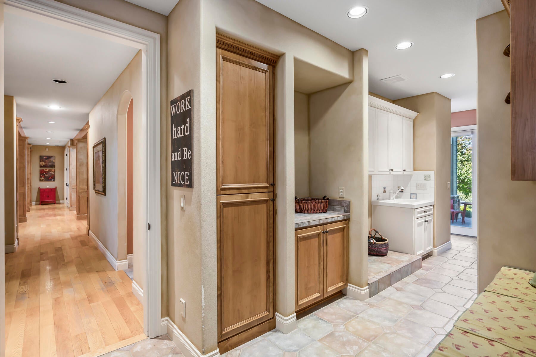 Bend, Oregon, 97702, United States, ,6 BathroomsBathrooms,Residential,Active,1726978