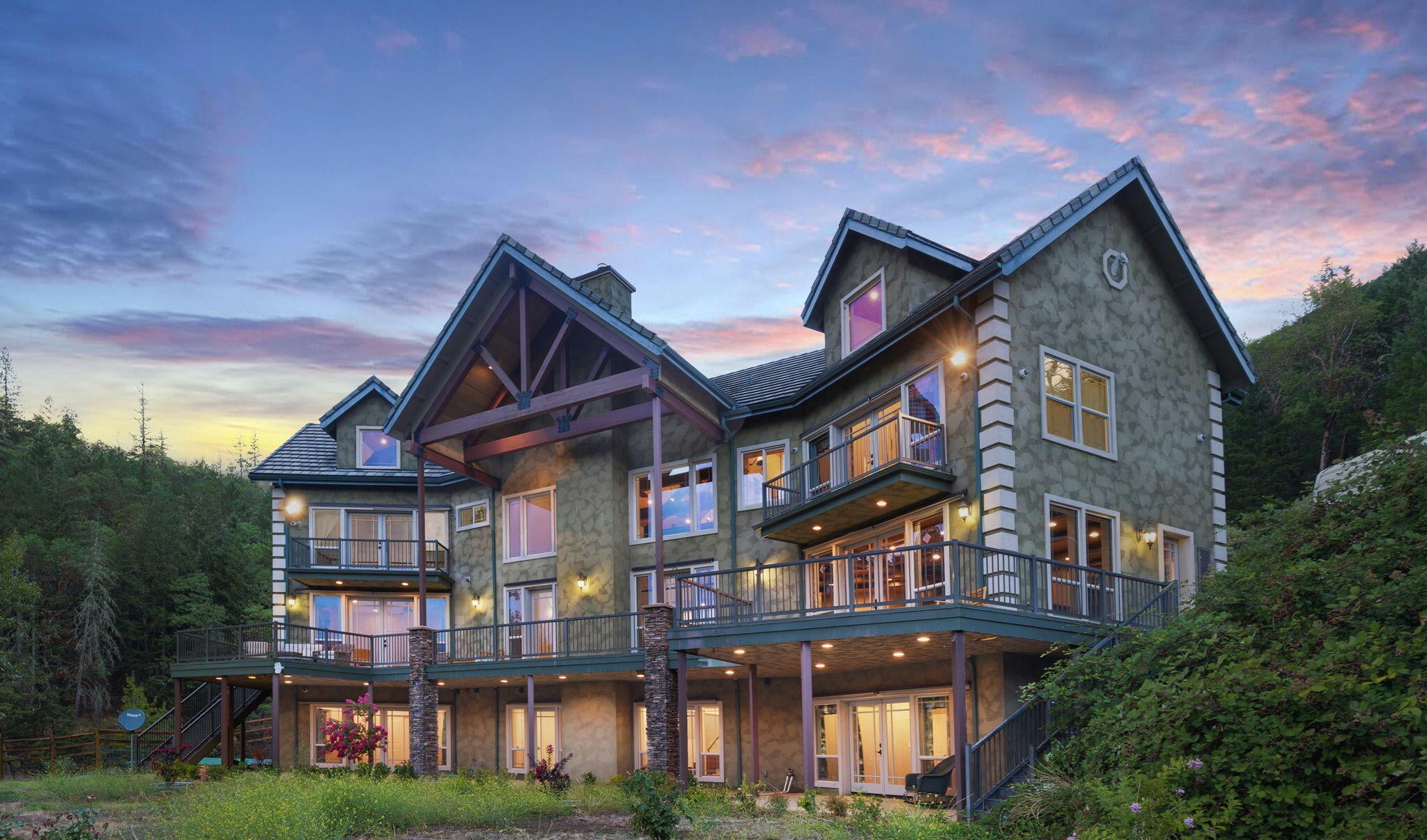 Grants Pass, Oregon, 97527, United States, ,6 BathroomsBathrooms,Residential,Active,1748769 Grants Pass, Oregon, 97527, United States, ,6 BathroomsBathrooms,Residential,Active,1748769