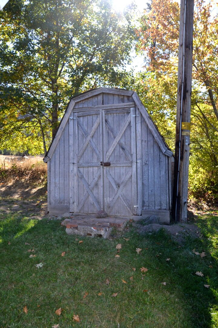 Applegate, Oregon, 97530, United States, 4 Bedrooms Bedrooms, ,3 BathroomsBathrooms,Residential,Active,1963259