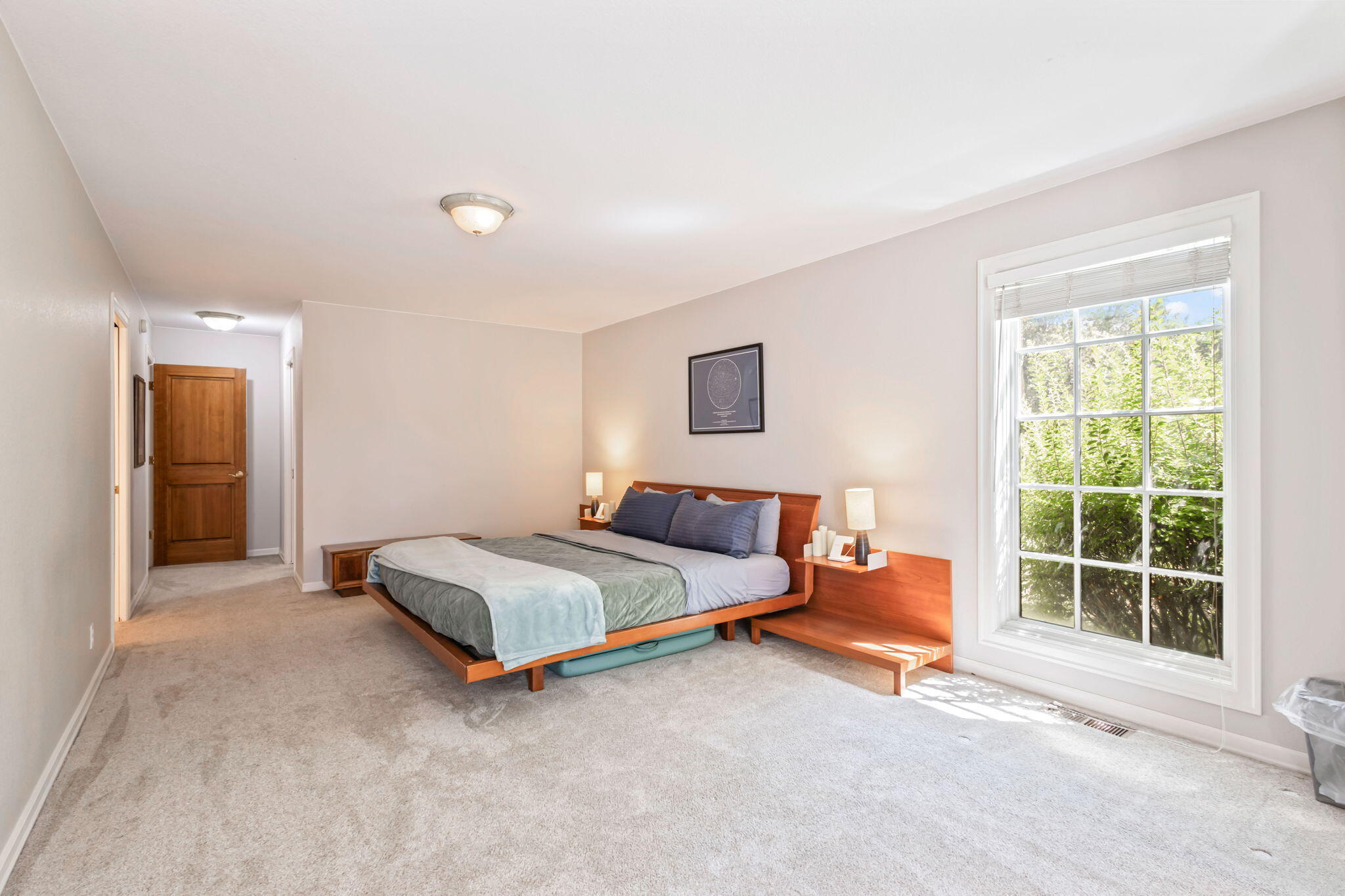 Bend, Oregon, 97702, United States, 4 Bedrooms Bedrooms, ,3 BathroomsBathrooms,Residential,Active,1907972