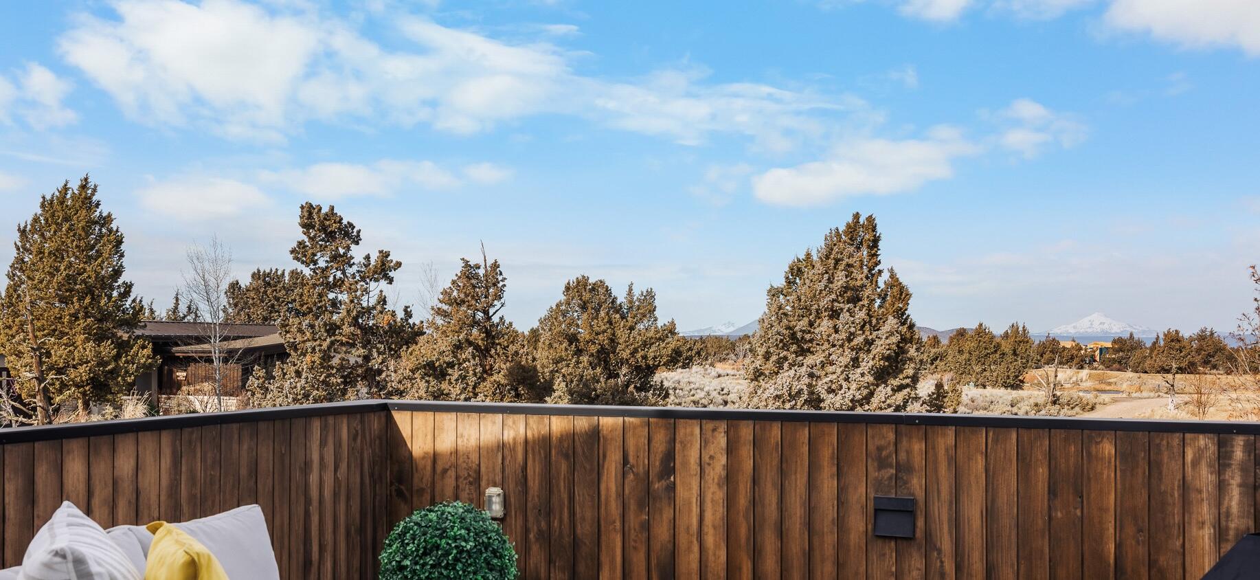 Bend, Oregon, 97701, United States, 3 Bedrooms Bedrooms, ,3 BathroomsBathrooms,Residential,Active,2015445