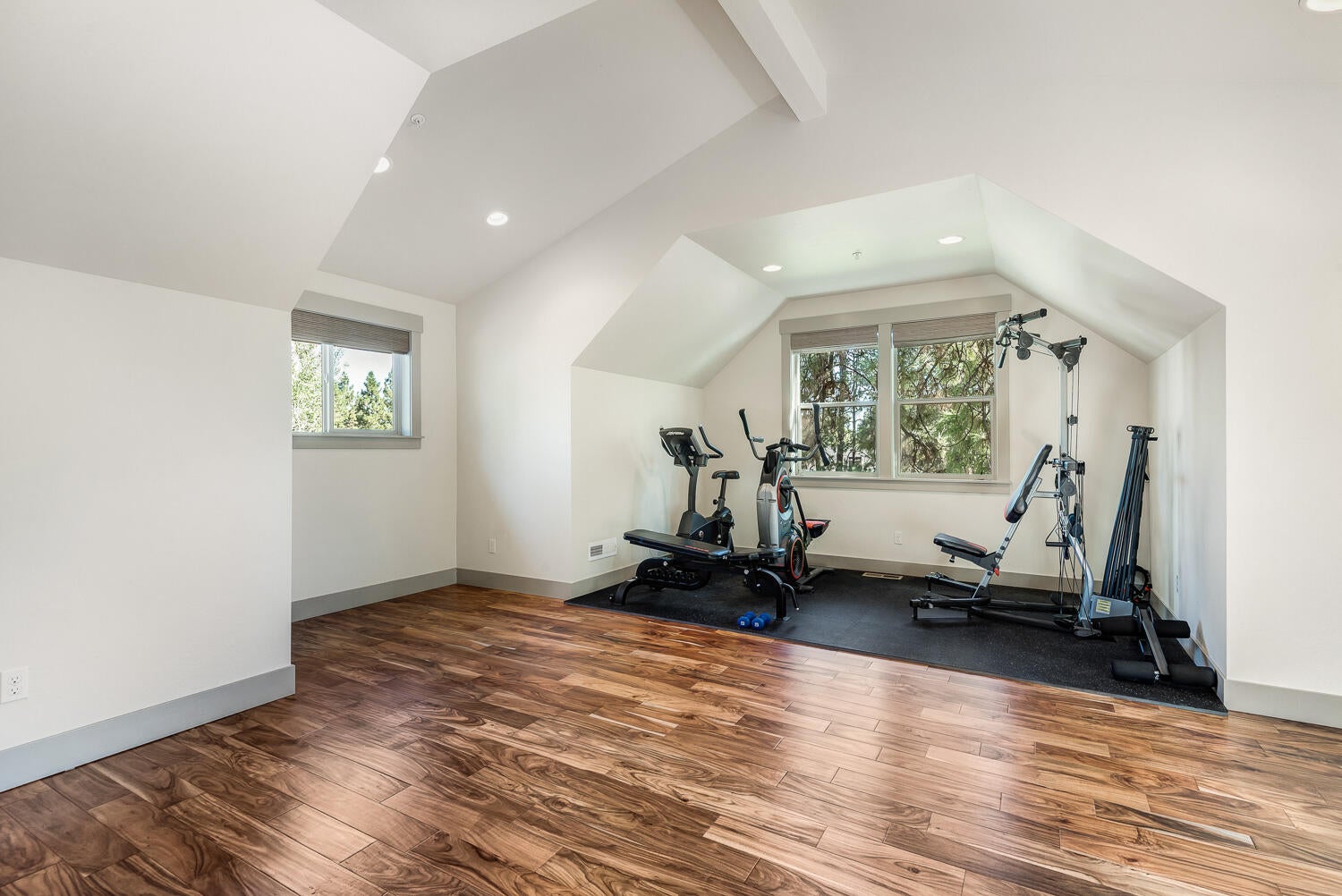 Bend, Oregon, 97703, United States, 3 Bedrooms Bedrooms, ,3 BathroomsBathrooms,Residential,Active,1952278