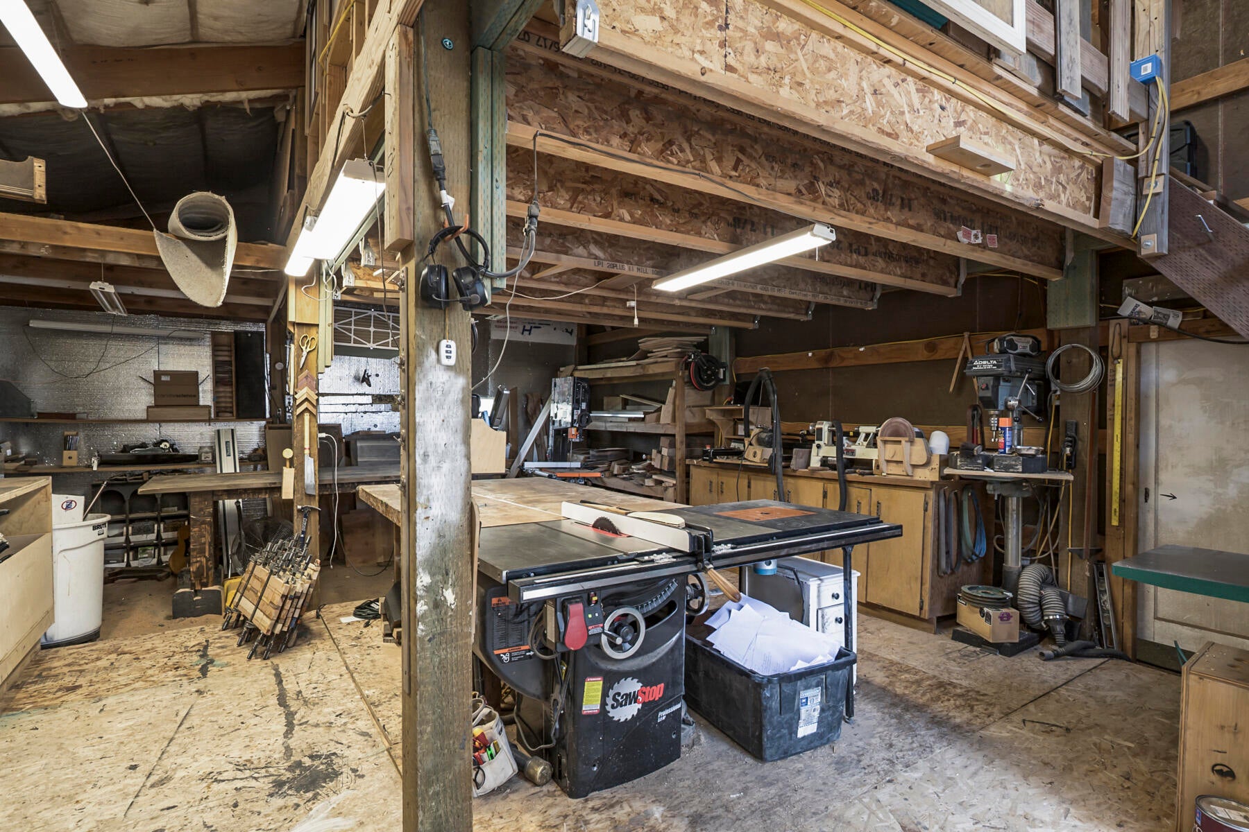 Bend, Oregon, 97703, United States, 4 Bedrooms Bedrooms, ,3 BathroomsBathrooms,Residential,Active,1790219