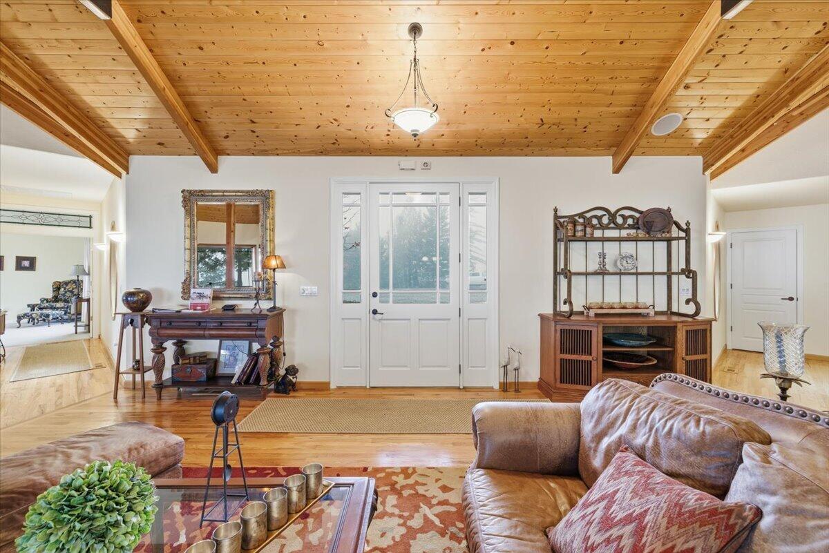 Grants Pass, Oregon, 97527, United States, 3 Bedrooms Bedrooms, ,3 BathroomsBathrooms,Residential,Active,1990612