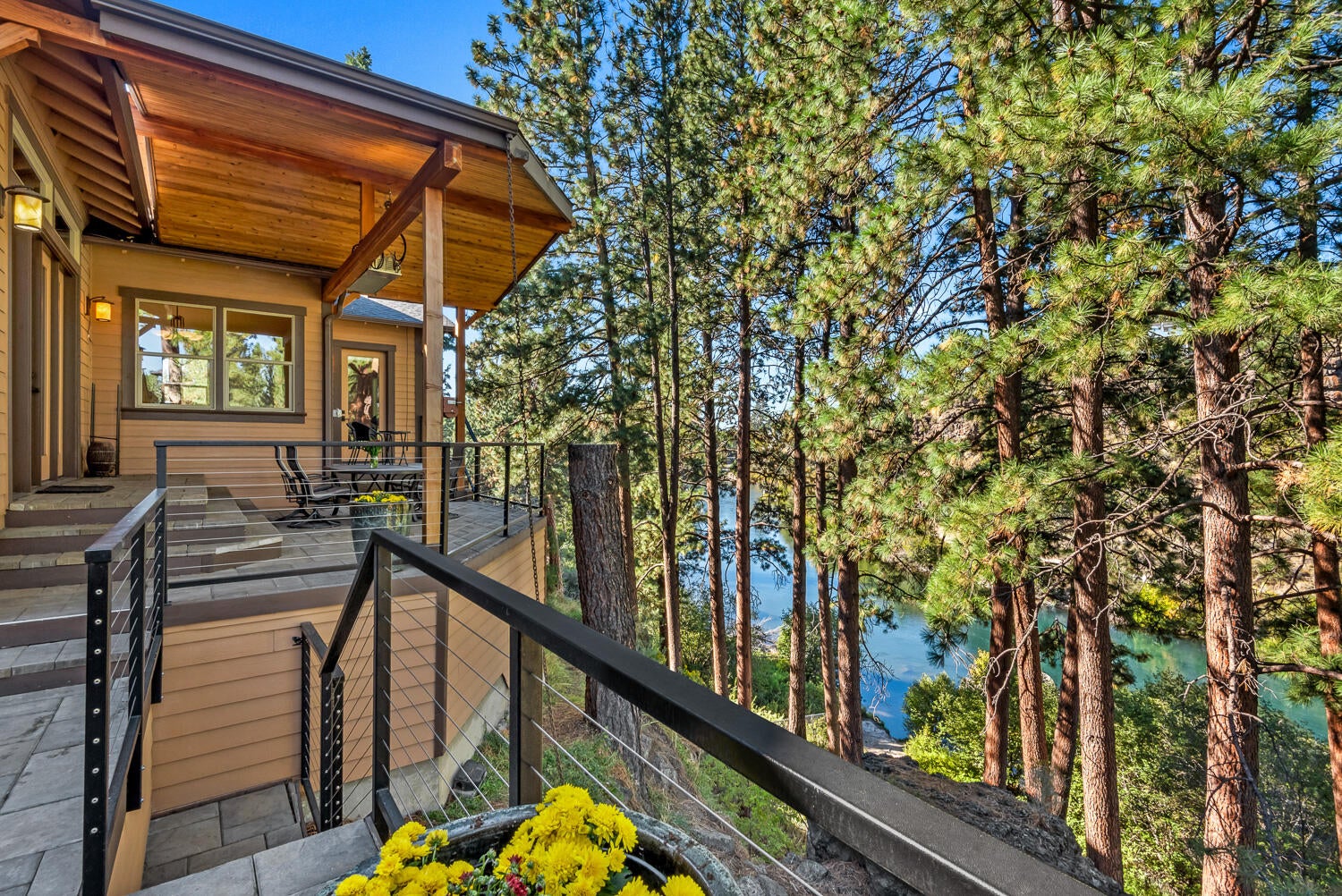 Bend, Oregon, 97703, United States, 3 Bedrooms Bedrooms, ,3 BathroomsBathrooms,Residential,Active,1952278