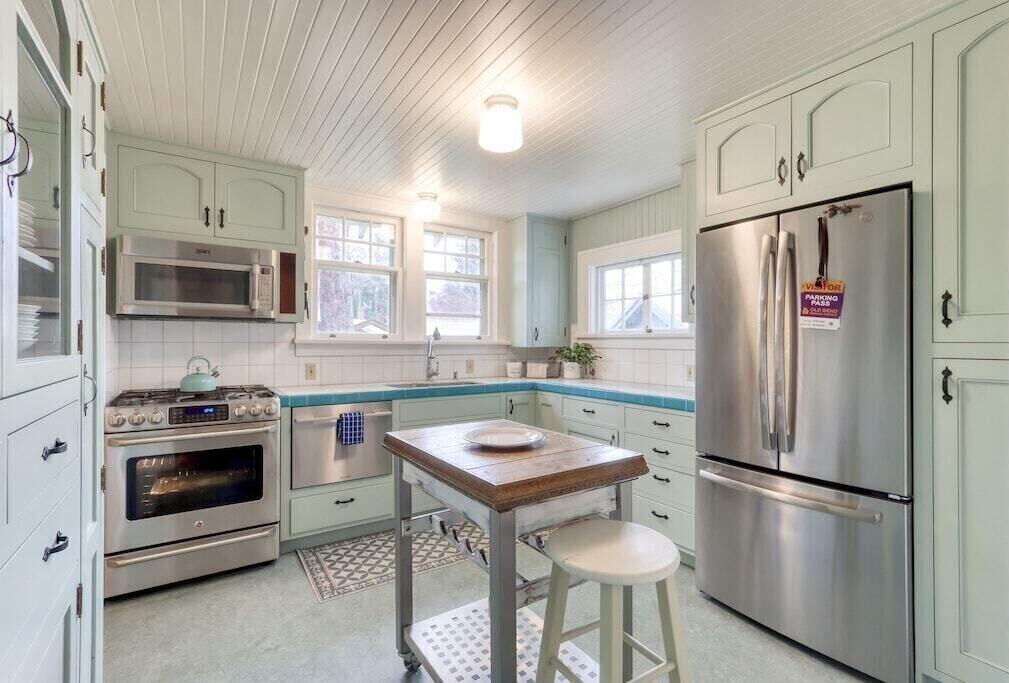 Bend, Oregon, 97703, United States, 3 Bedrooms Bedrooms, ,2 BathroomsBathrooms,Residential,Active,1756823
