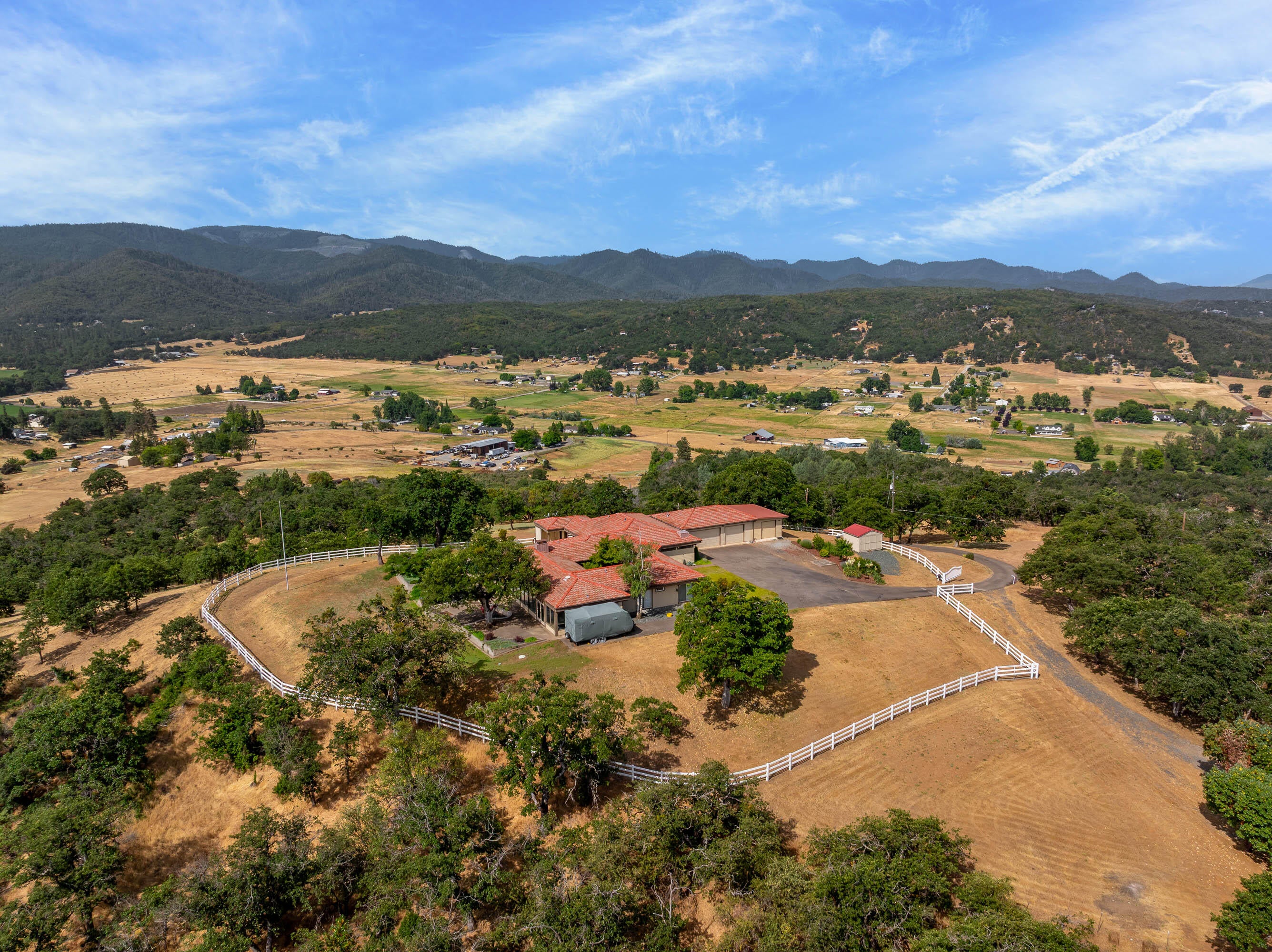 Central Point, Oregon, 97502, United States, 4 Bedrooms Bedrooms, ,4 BathroomsBathrooms,Residential,Active,2006836
