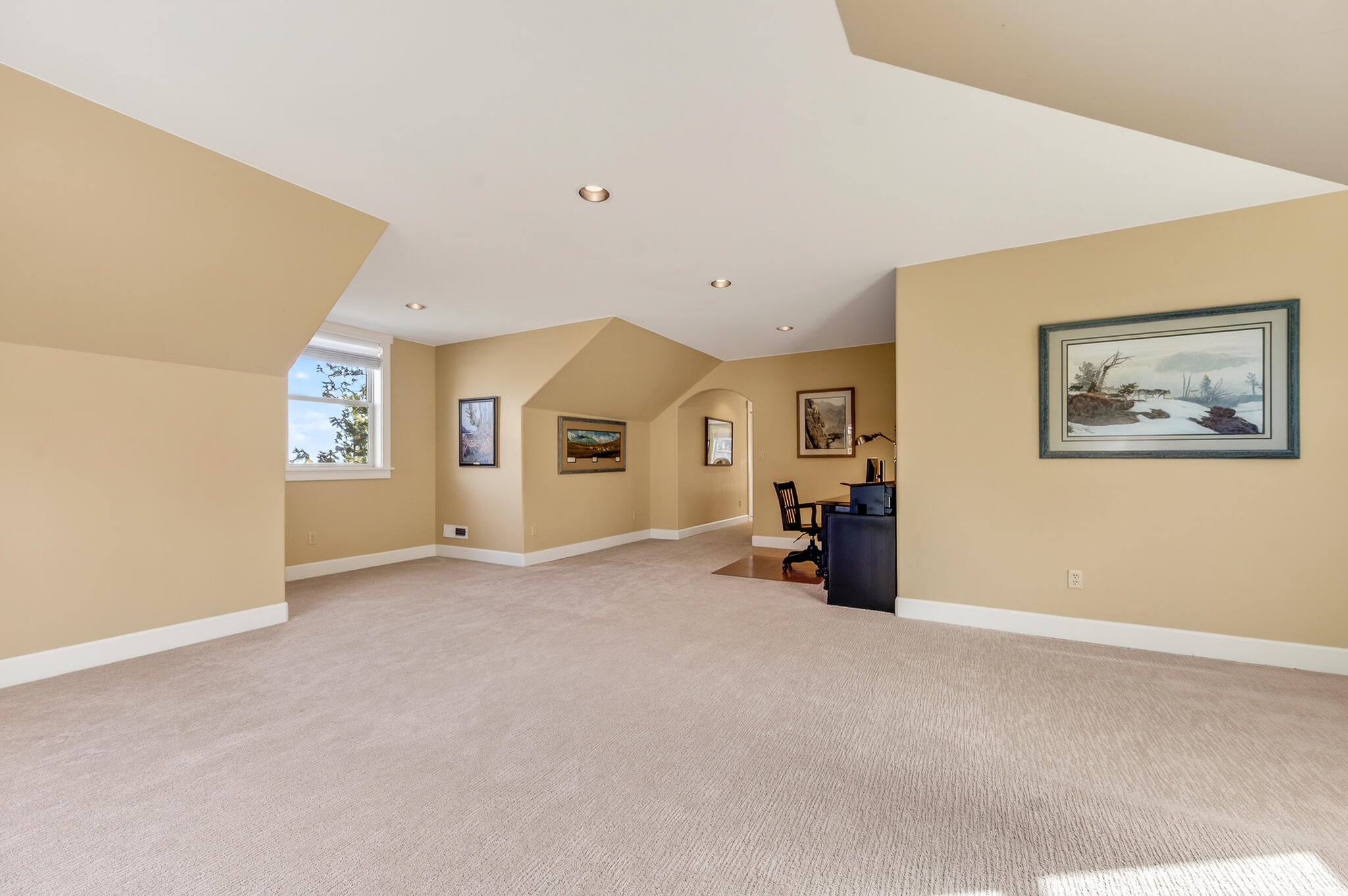 Bend, Oregon, 97703, United States, 3 Bedrooms Bedrooms, ,3 BathroomsBathrooms,Residential,Active,2017476