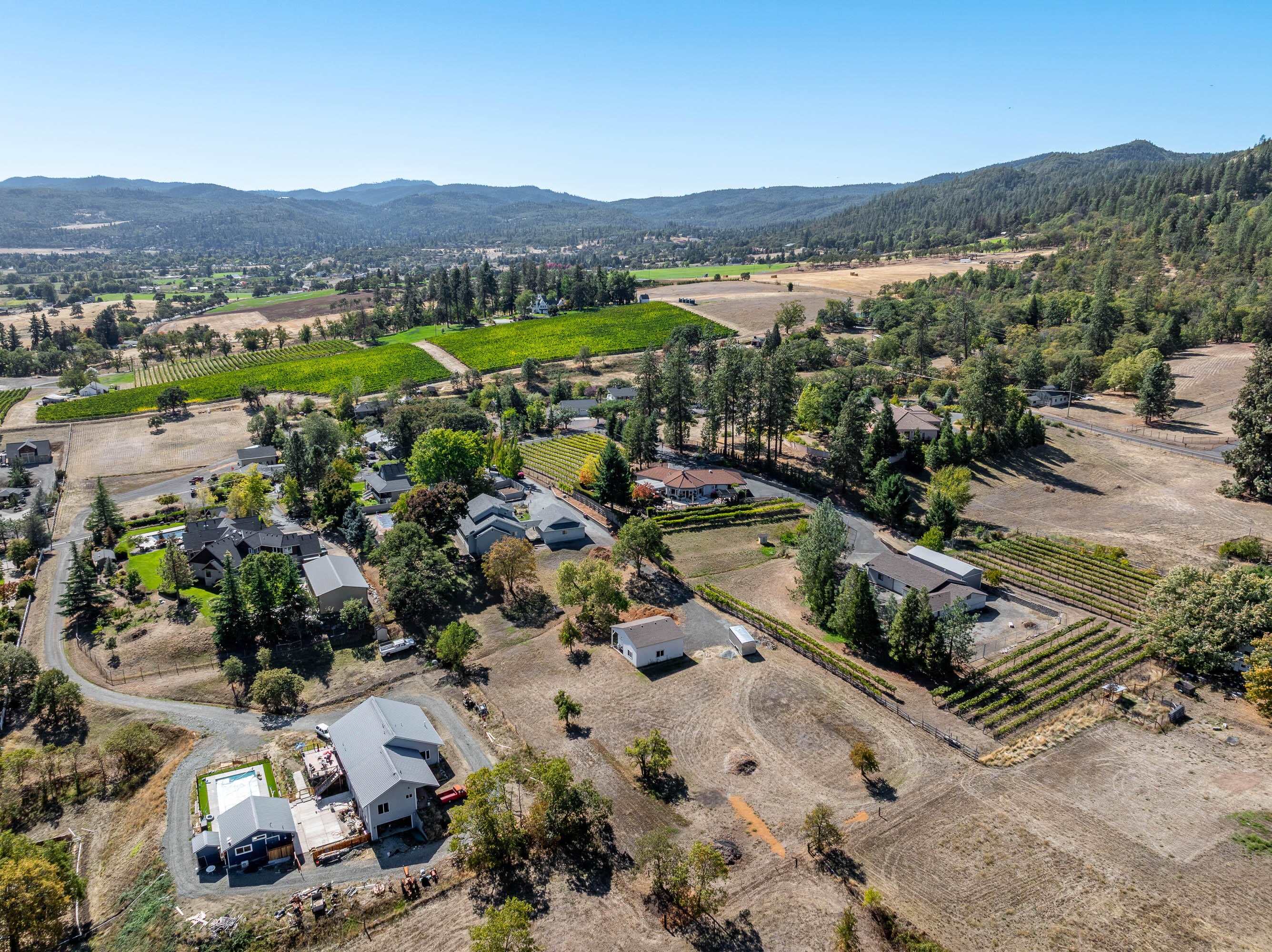 Central Point, Oregon, 97502, United States, 4 Bedrooms Bedrooms, ,3 BathroomsBathrooms,Residential,Active,1959928