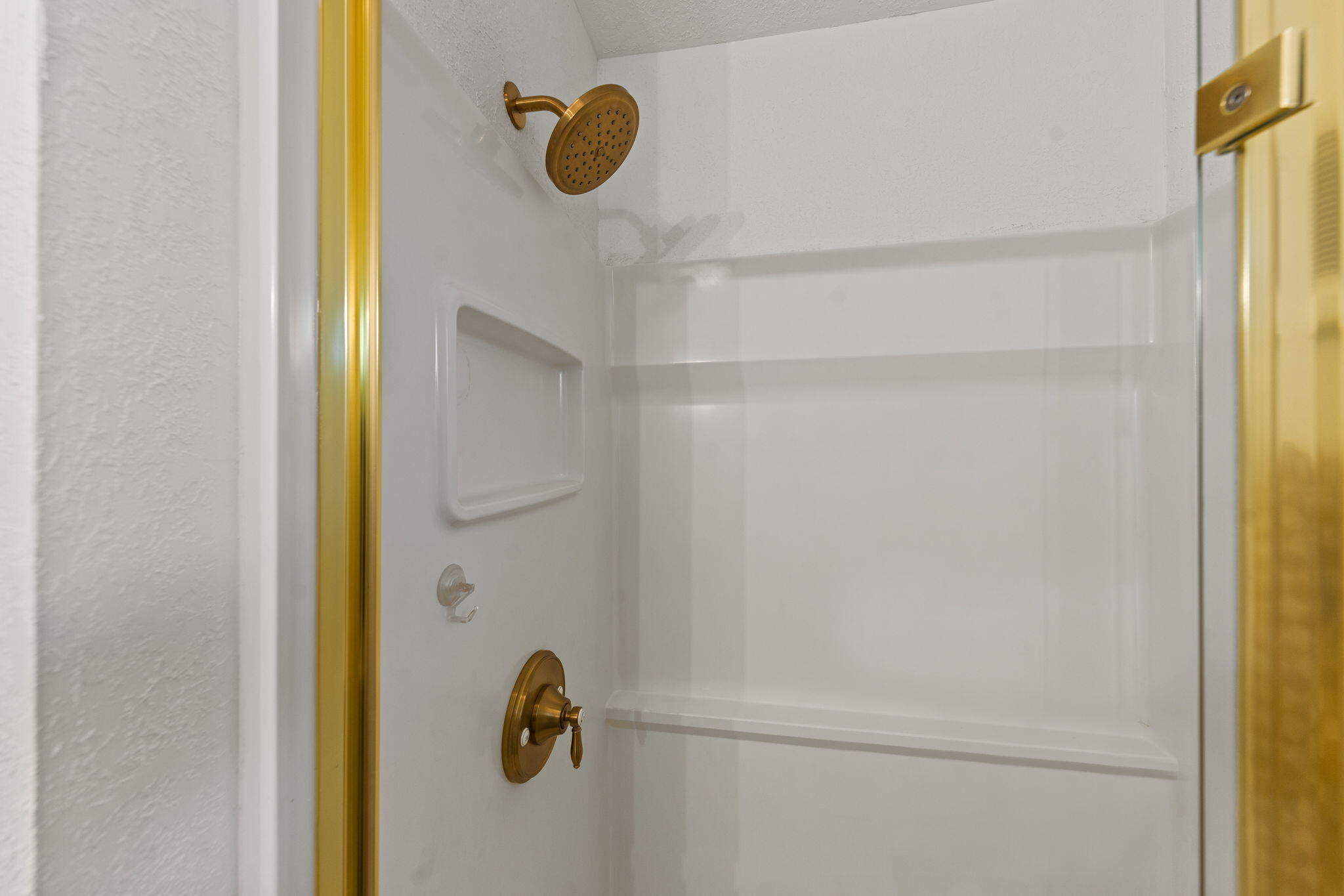 Bend, Oregon, 97703, United States, 3 Bedrooms Bedrooms, ,2 BathroomsBathrooms,Residential,Active,1904740