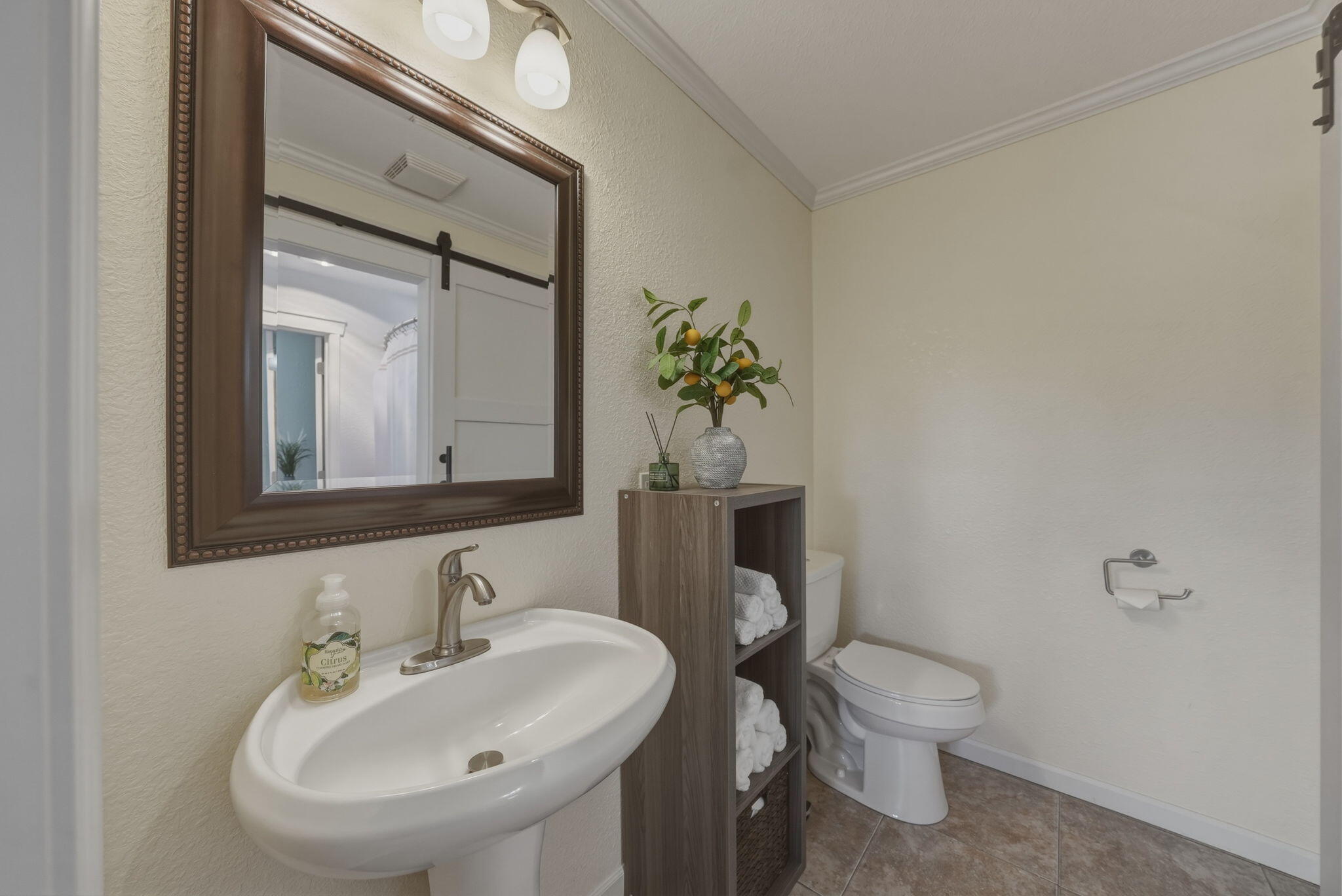 Bend, Oregon, 97702, United States, 3 Bedrooms Bedrooms, ,5 BathroomsBathrooms,Residential,Active,2045021