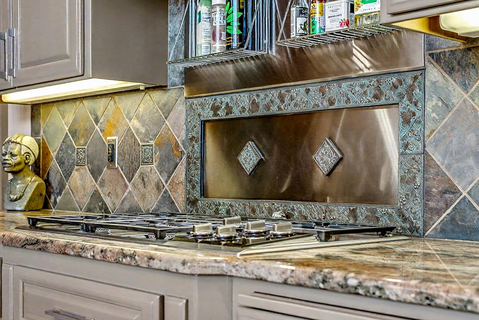 Bend, Oregon, 97703, United States, 4 Bedrooms Bedrooms, ,4 BathroomsBathrooms,Residential,Active,1990602