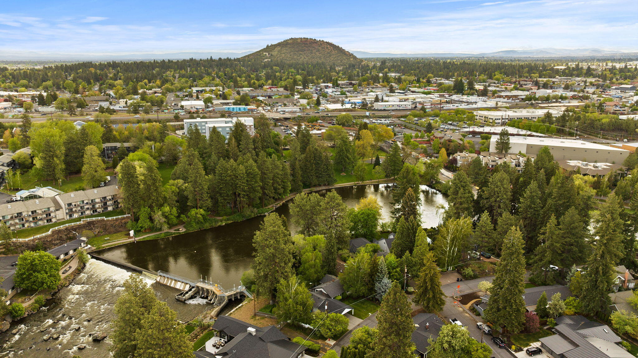 Bend, Oregon, 97703, United States, 3 Bedrooms Bedrooms, ,2 BathroomsBathrooms,Residential,Active,1904740
