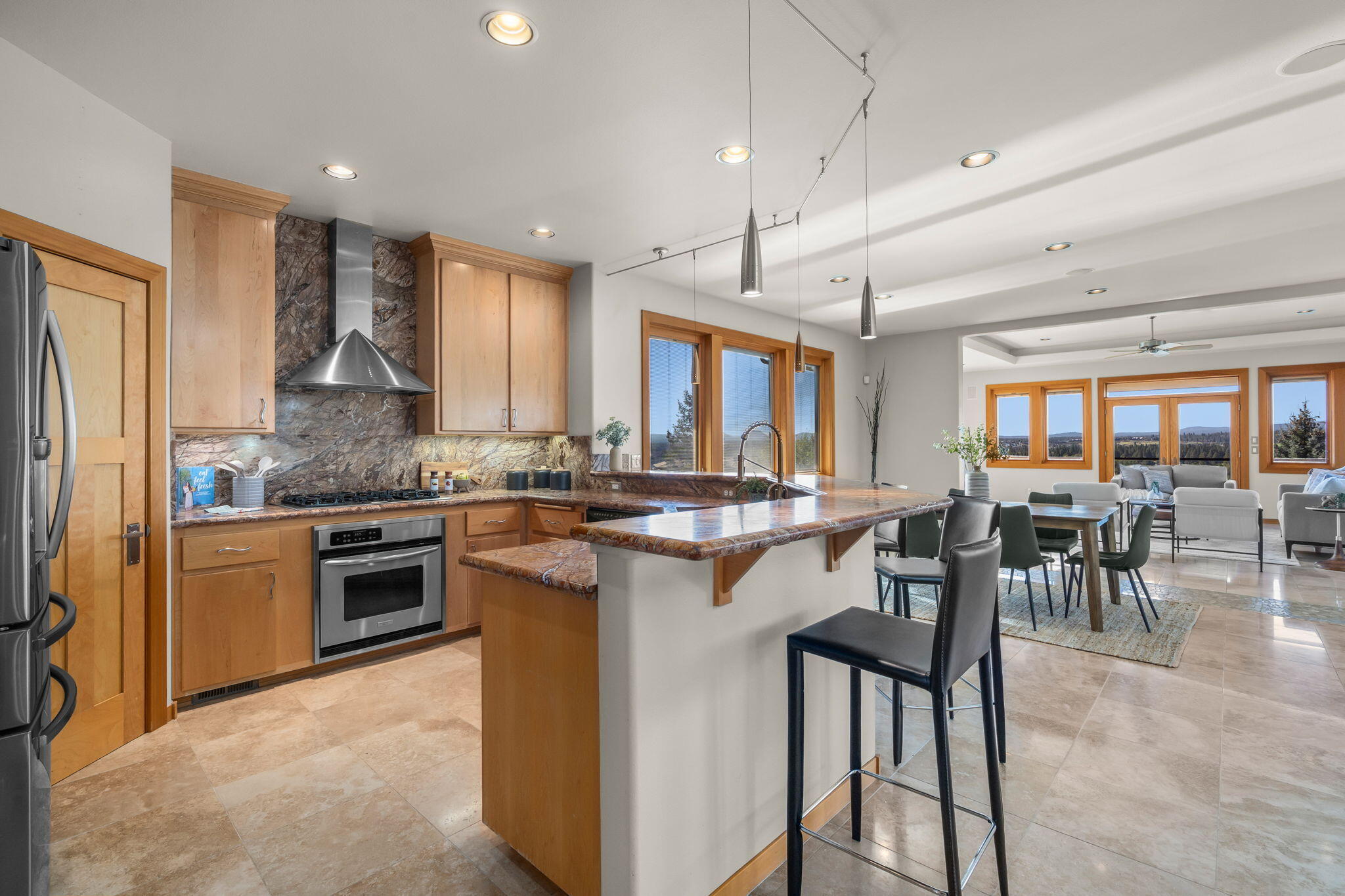 Bend, Oregon, 97702, United States, 3 Bedrooms Bedrooms, ,4 BathroomsBathrooms,Residential,Active,1929788