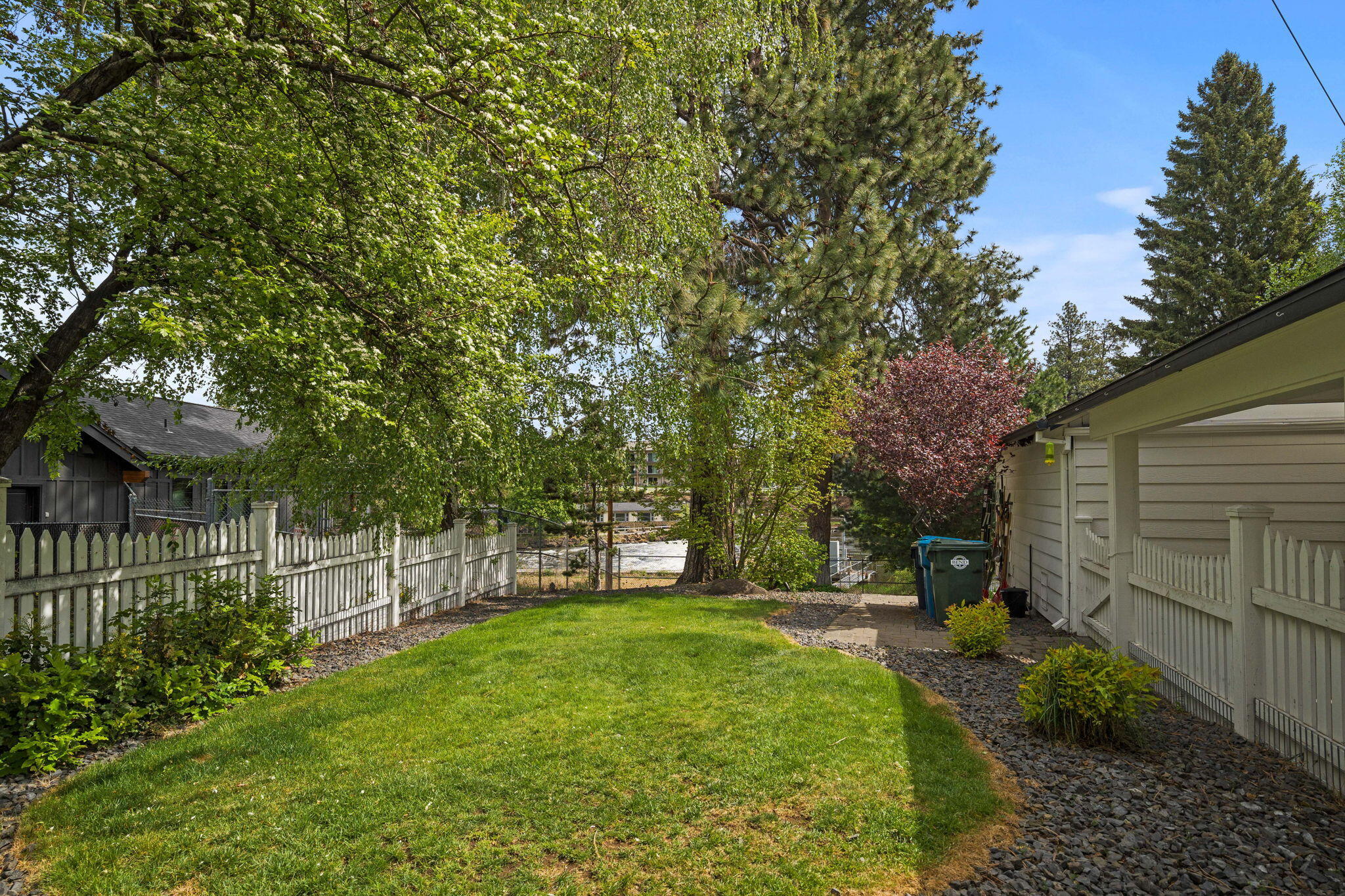 Bend, Oregon, 97703, United States, 3 Bedrooms Bedrooms, ,2 BathroomsBathrooms,Residential,Active,1904740