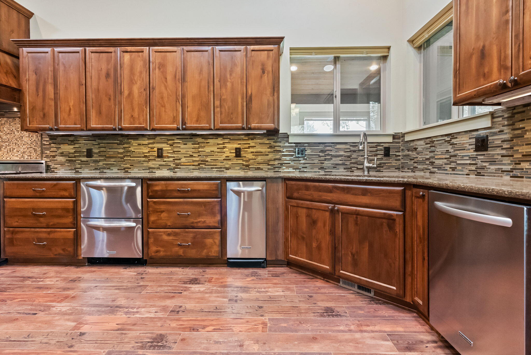 Bend, Oregon, 97702, United States, 3 Bedrooms Bedrooms, ,4 BathroomsBathrooms,Residential,Active,1952481