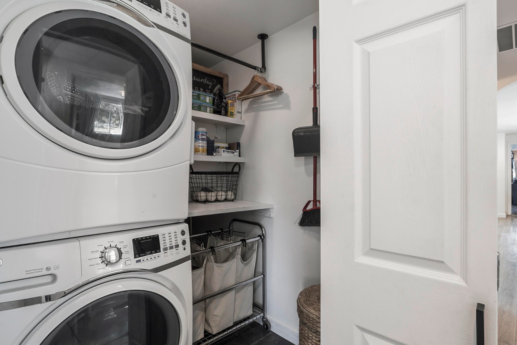 Bend, Oregon, 97703, United States, 4 Bedrooms Bedrooms, ,3 BathroomsBathrooms,Residential,Active,1790219