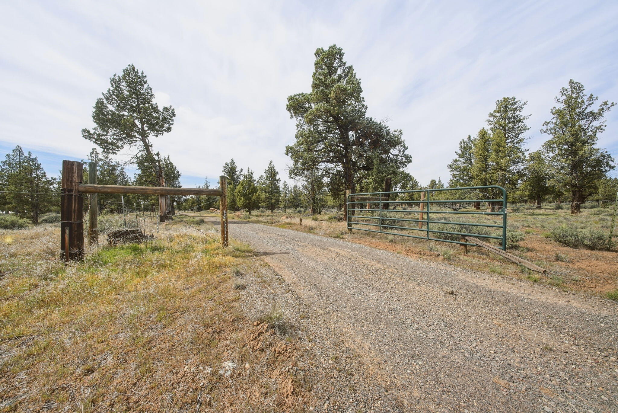 Sisters, Oregon, 97759, United States, 3 Bedrooms Bedrooms, ,3 BathroomsBathrooms,Residential,Active,2043417