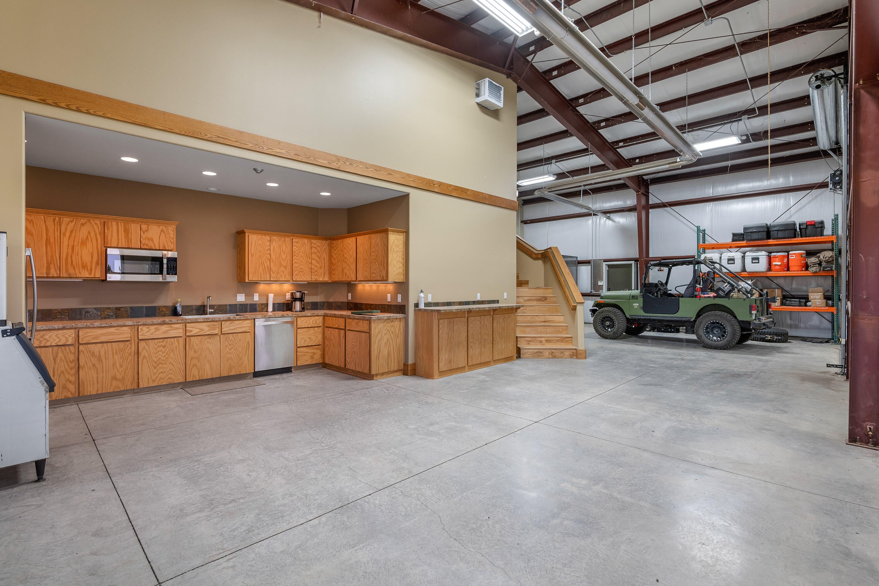 Bonanza, Oregon, 97623, United States, 3 Bedrooms Bedrooms, ,4 BathroomsBathrooms,Residential,Active,1876681