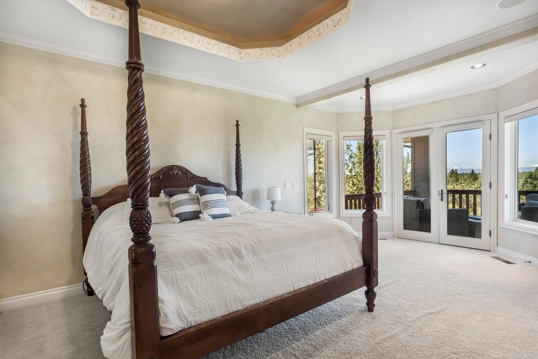 Bend, Oregon, 97702, United States, ,6 BathroomsBathrooms,Residential,Active,1726978