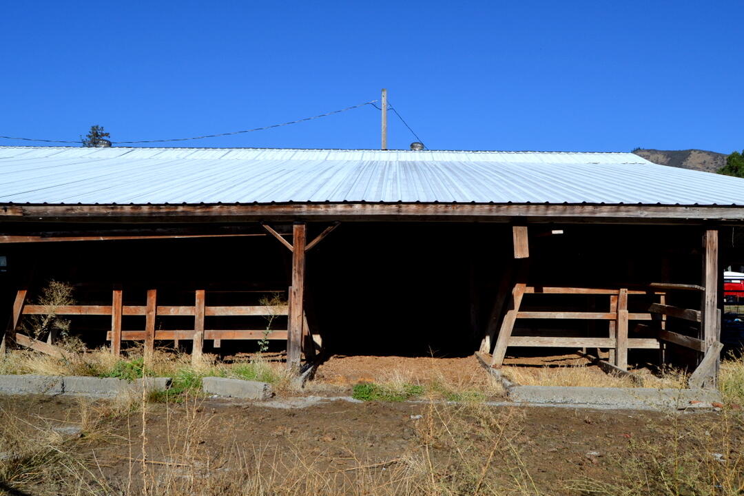 Applegate, Oregon, 97530, United States, 4 Bedrooms Bedrooms, ,3 BathroomsBathrooms,Residential,Active,1963259