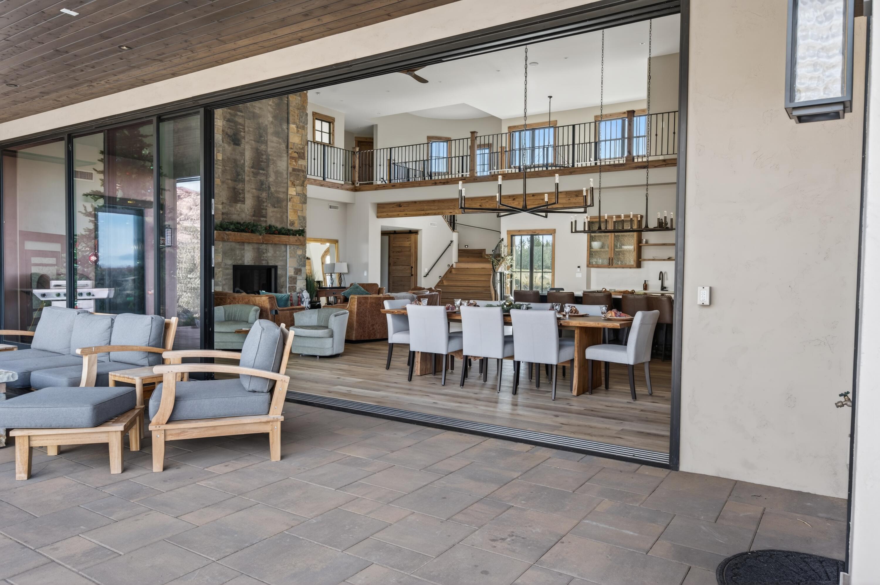 Terrebonne, Oregon, 97760, United States, 5 Bedrooms Bedrooms, ,5 BathroomsBathrooms,Residential,Active,1747251