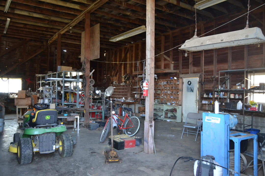 Grants Pass, Oregon, 97526, United States, 4 Bedrooms Bedrooms, ,2 BathroomsBathrooms,Residential,Active,1973303