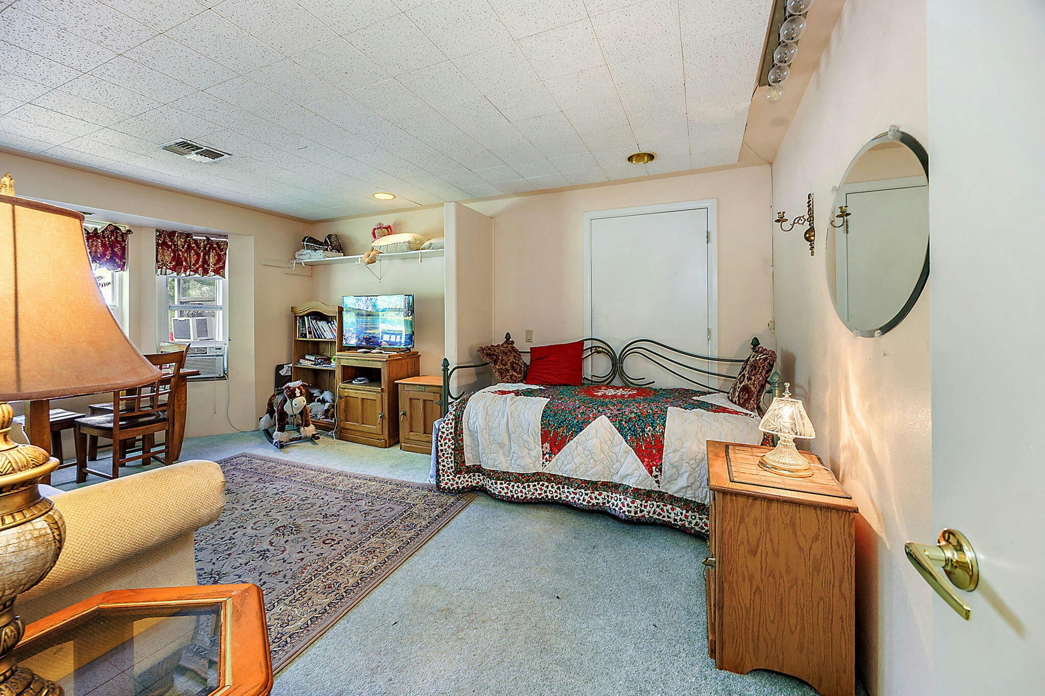 Ashland, Oregon, 97520, United States, 4 Bedrooms Bedrooms, ,4 BathroomsBathrooms,Residential,Active,1741601