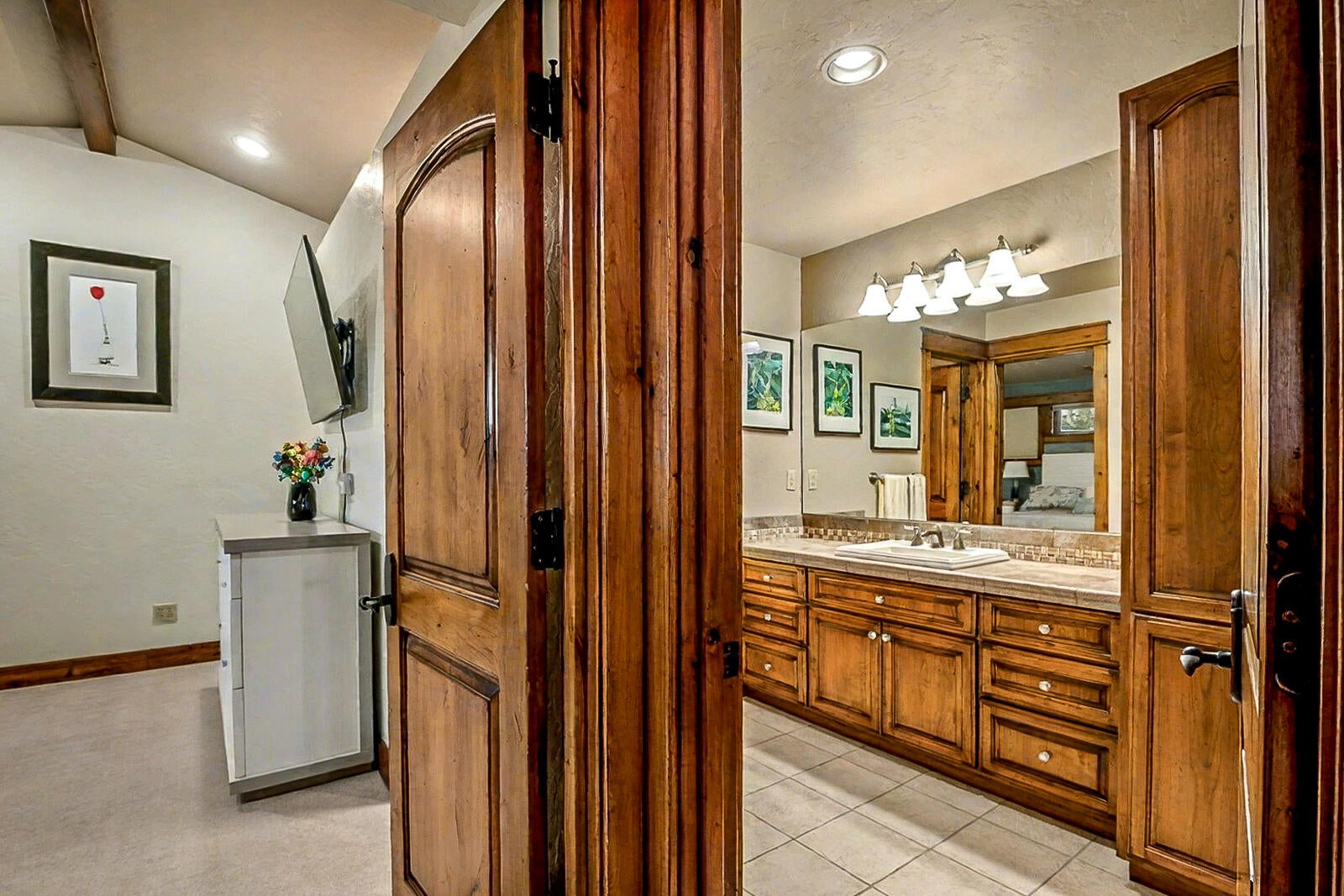 Bend, Oregon, 97703, United States, 4 Bedrooms Bedrooms, ,4 BathroomsBathrooms,Residential,Active,1990602