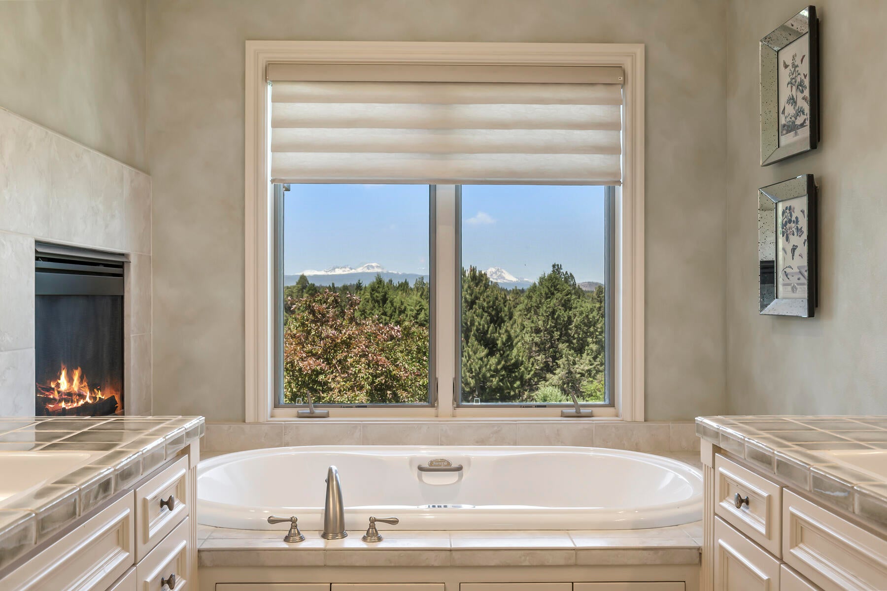 Bend, Oregon, 97702, United States, ,6 BathroomsBathrooms,Residential,Active,1726978