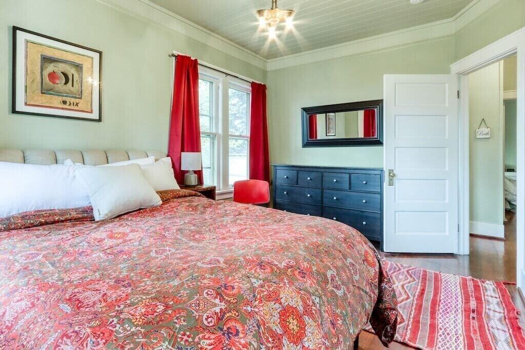 Bend, Oregon, 97703, United States, 3 Bedrooms Bedrooms, ,2 BathroomsBathrooms,Residential,Active,1756823