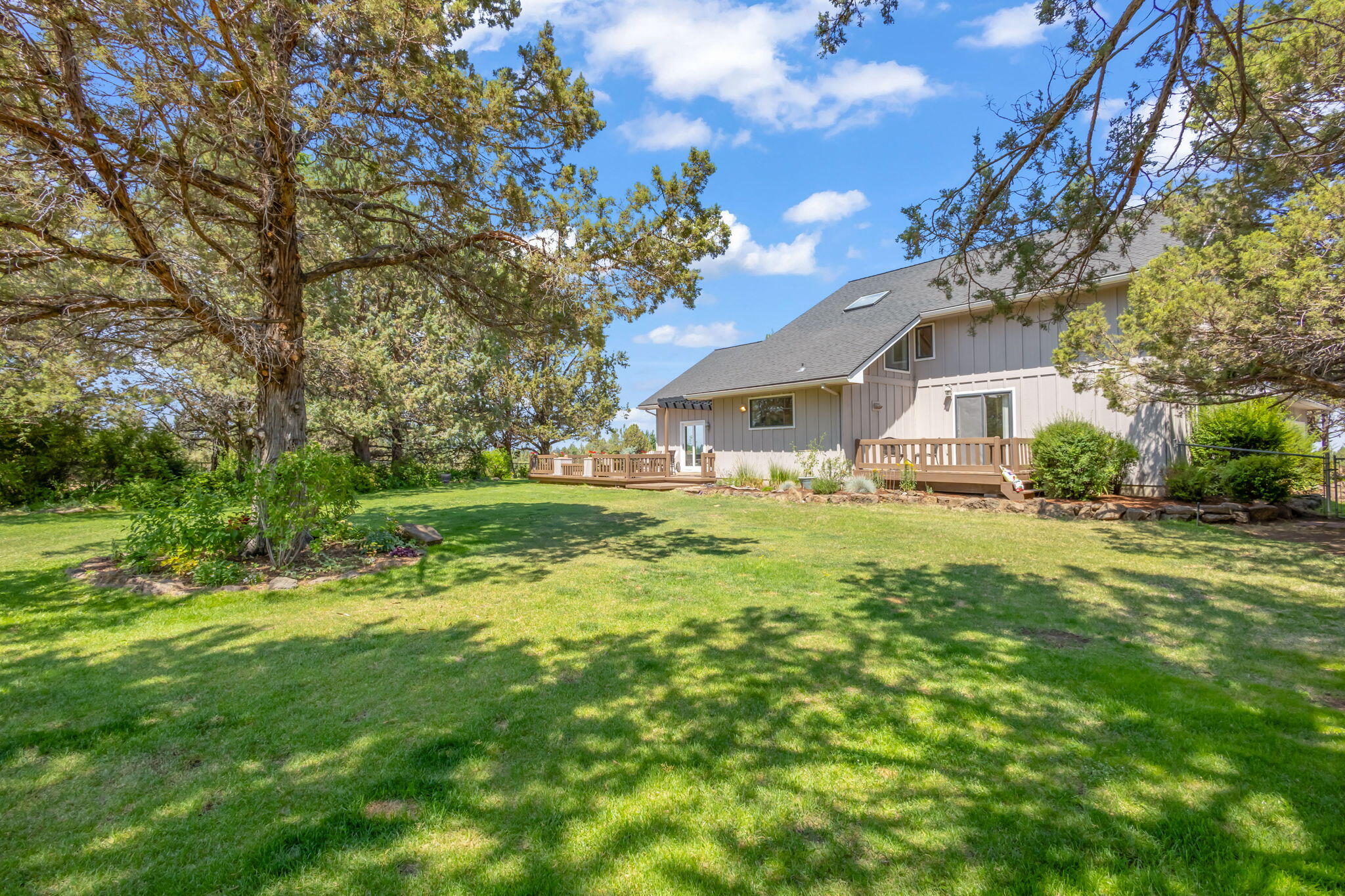 Bend, Oregon, 97702, United States, 4 Bedrooms Bedrooms, ,3 BathroomsBathrooms,Residential,Active,1907972