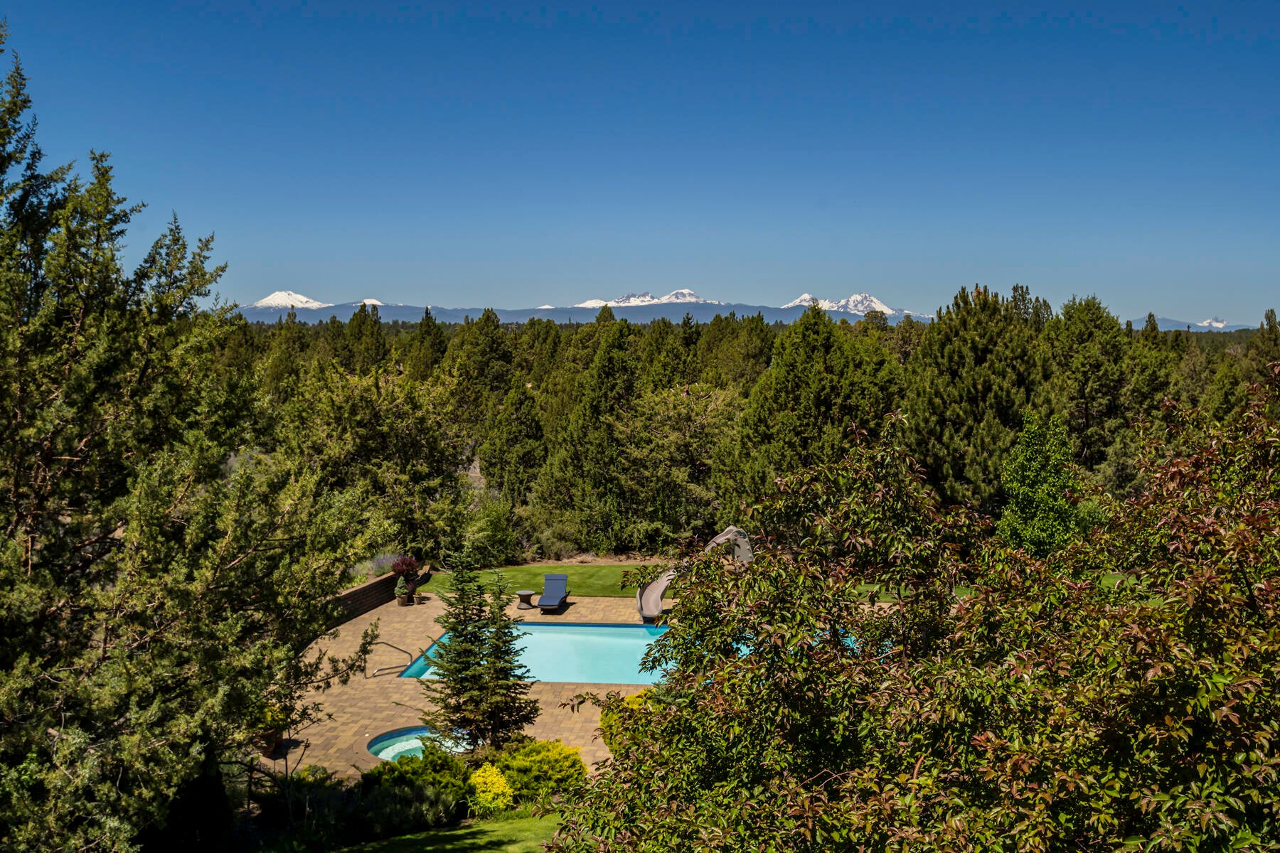 Bend, Oregon, 97702, United States, ,6 BathroomsBathrooms,Residential,Active,1726978