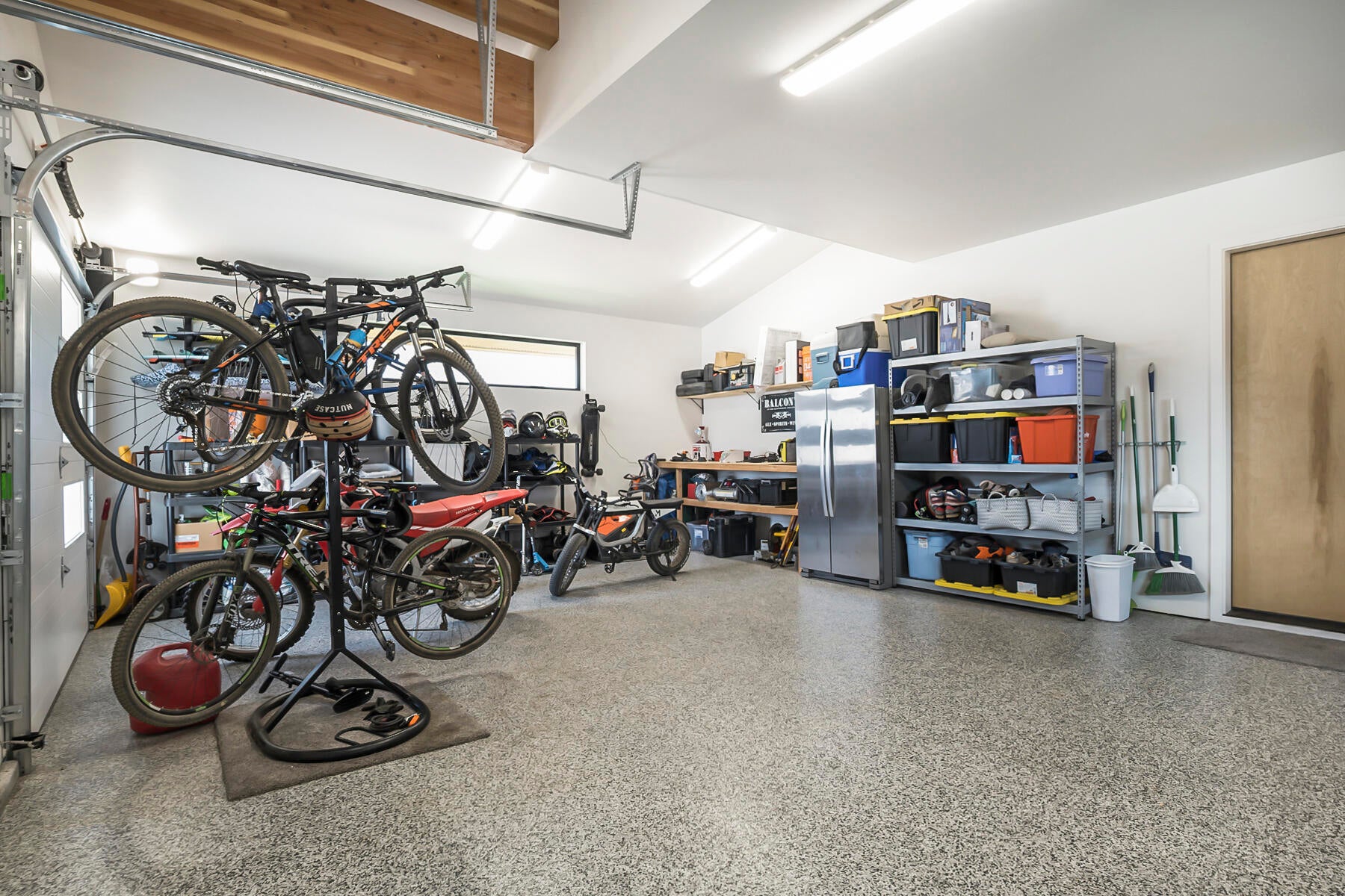 Bend, Oregon, 97703, United States, 3 Bedrooms Bedrooms, ,3 BathroomsBathrooms,Residential,Active,2008310