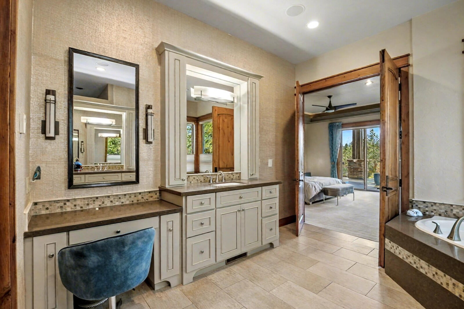 Bend, Oregon, 97703, United States, 4 Bedrooms Bedrooms, ,4 BathroomsBathrooms,Residential,Active,1990602