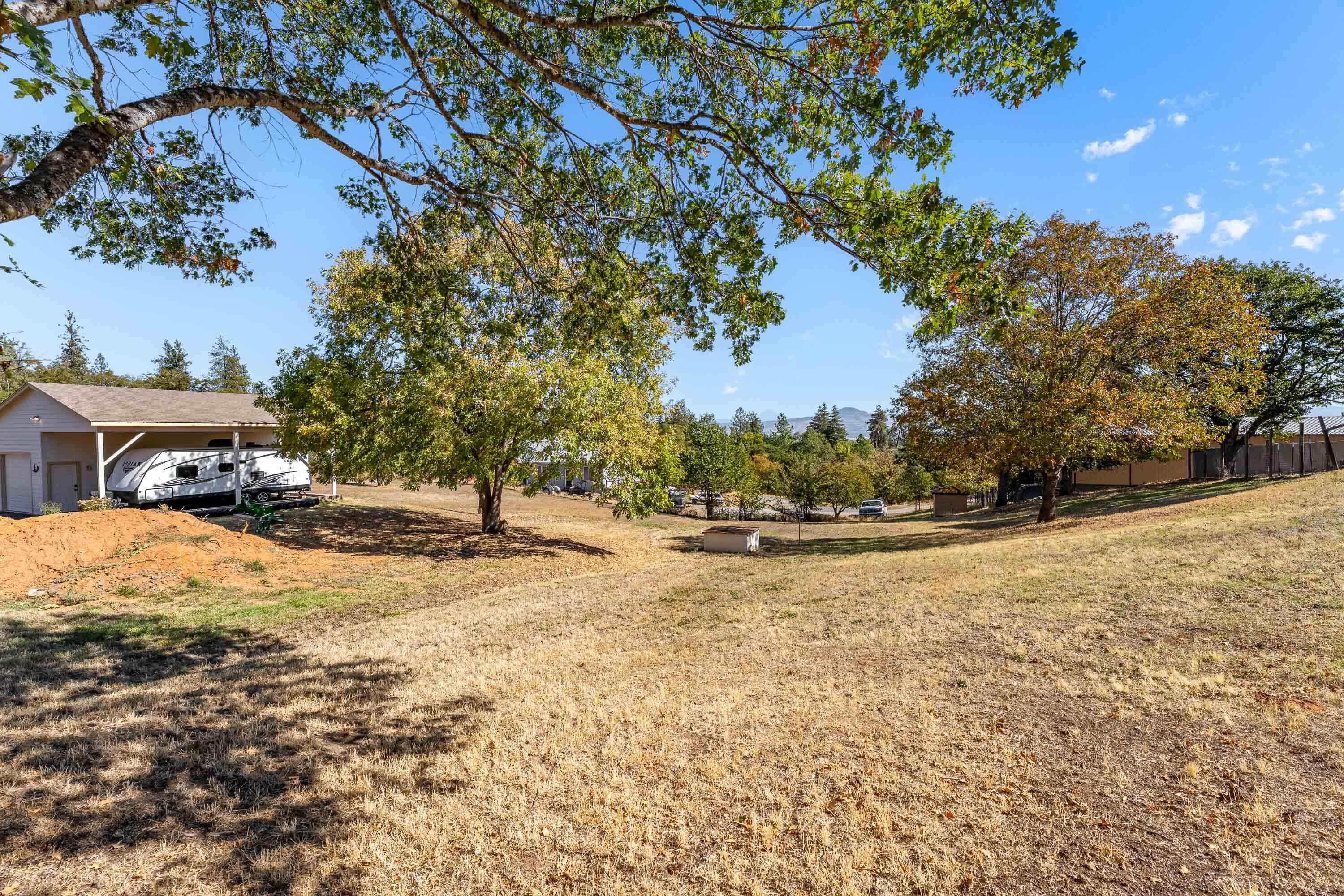 Central Point, Oregon, 97502, United States, 4 Bedrooms Bedrooms, ,3 BathroomsBathrooms,Residential,Active,1959928