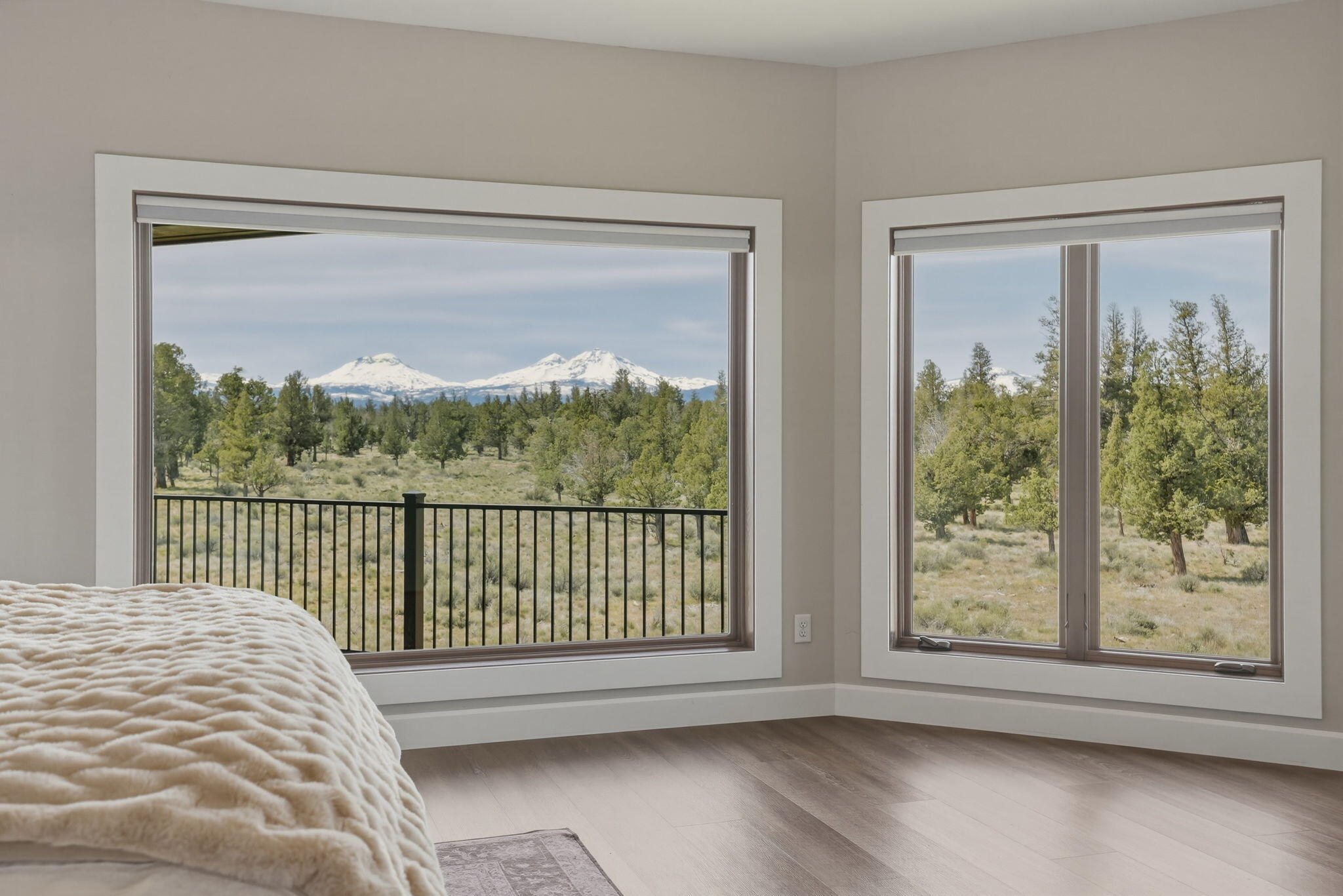 Sisters, Oregon, 97759, United States, 3 Bedrooms Bedrooms, ,3 BathroomsBathrooms,Residential,Active,2043417