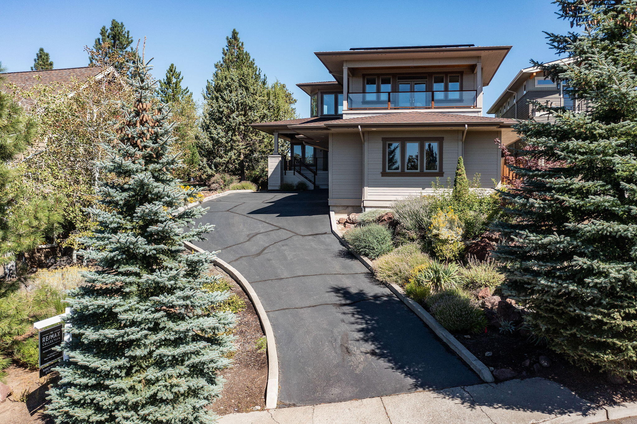 Bend, Oregon, 97702, United States, 3 Bedrooms Bedrooms, ,4 BathroomsBathrooms,Residential,Active,1929788