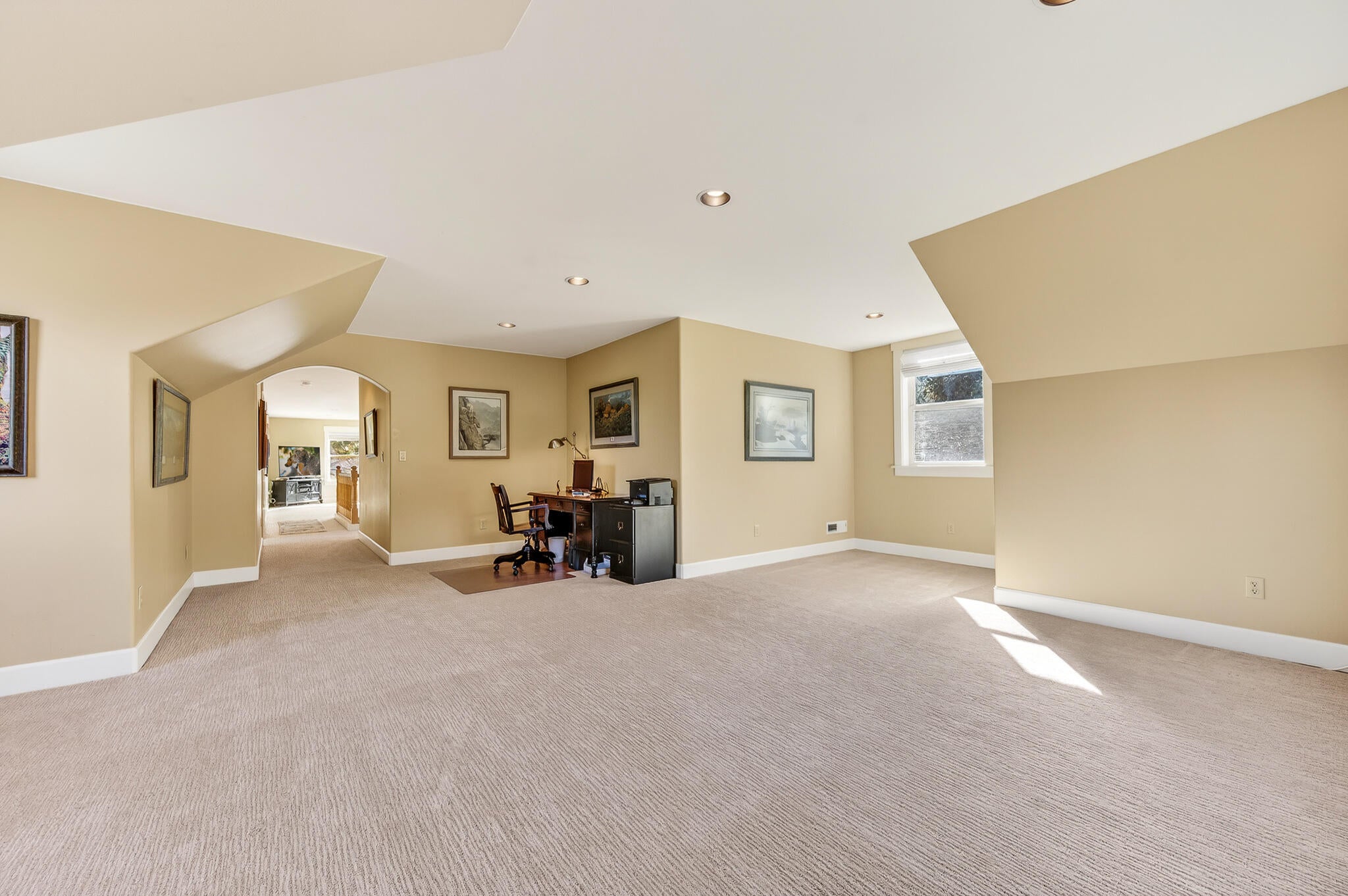Bend, Oregon, 97703, United States, 3 Bedrooms Bedrooms, ,3 BathroomsBathrooms,Residential,Active,2017476