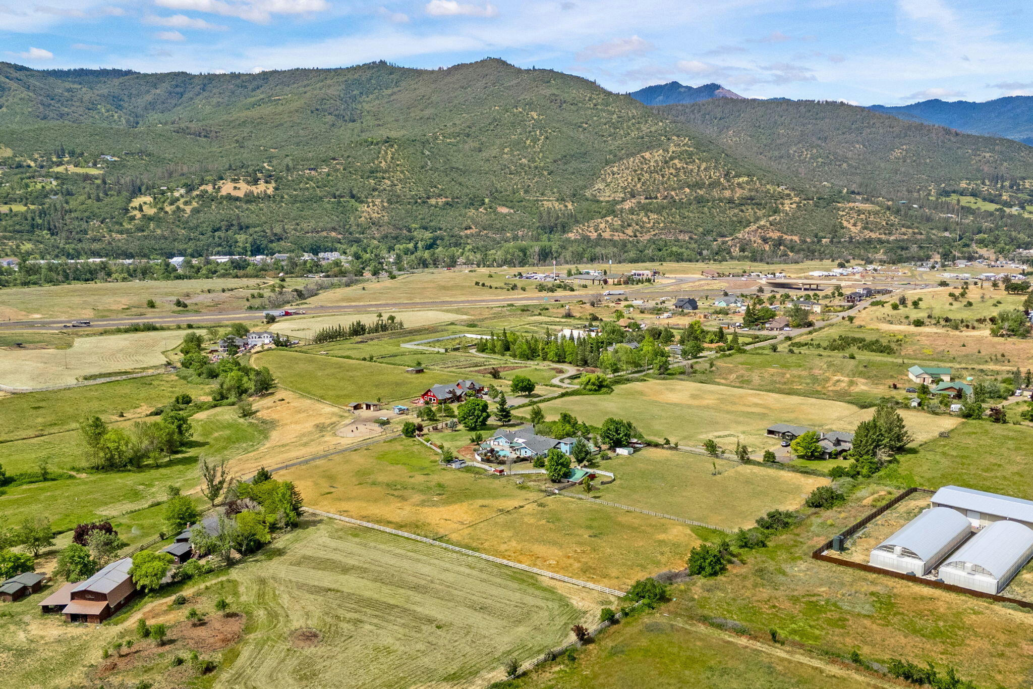 Ashland, Oregon, 97520, United States, 4 Bedrooms Bedrooms, ,4 BathroomsBathrooms,Residential,Active,1741601