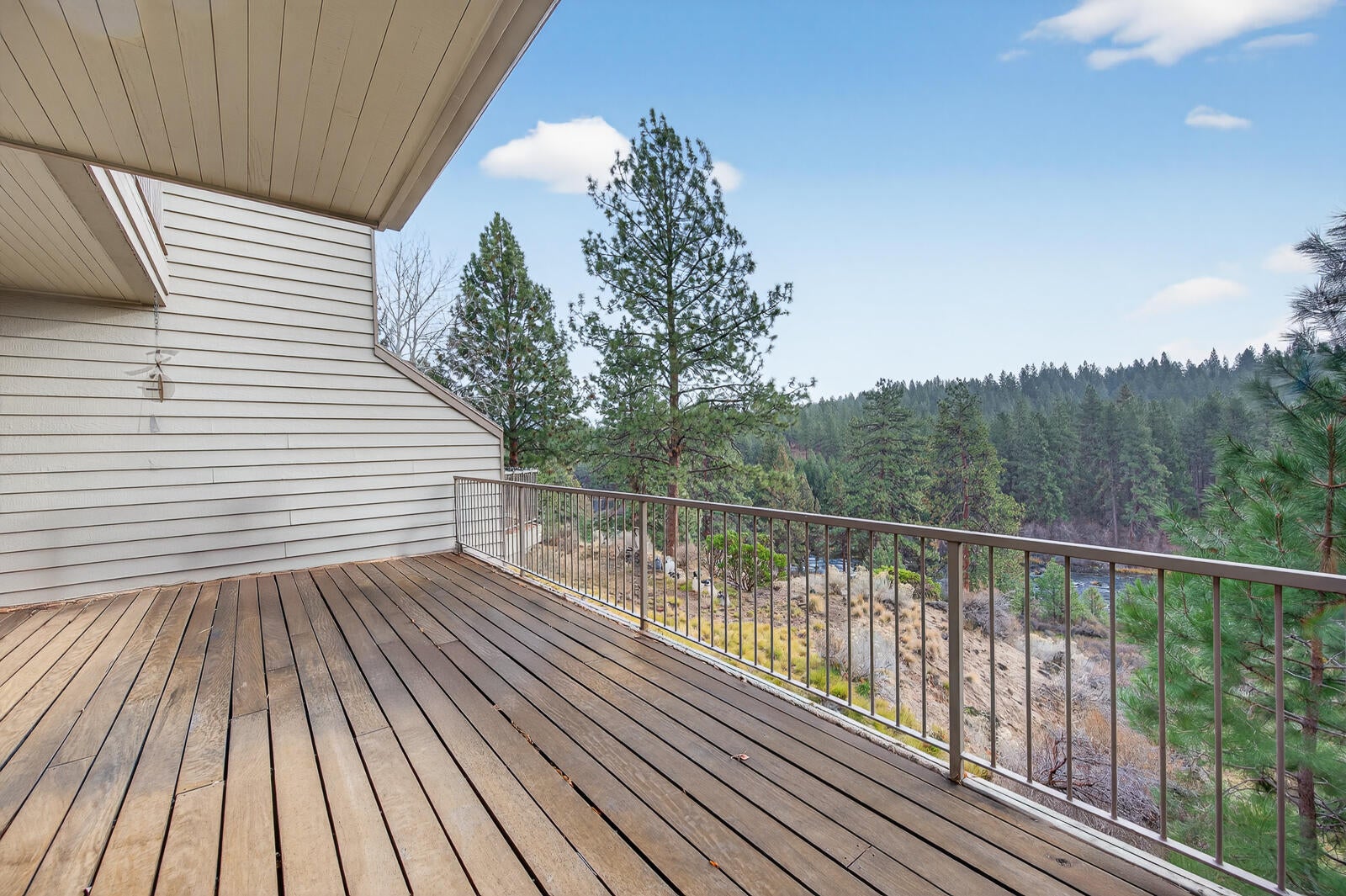 Bend, Oregon, 97702, United States, 4 Bedrooms Bedrooms, ,5 BathroomsBathrooms,Residential,Active,2007101