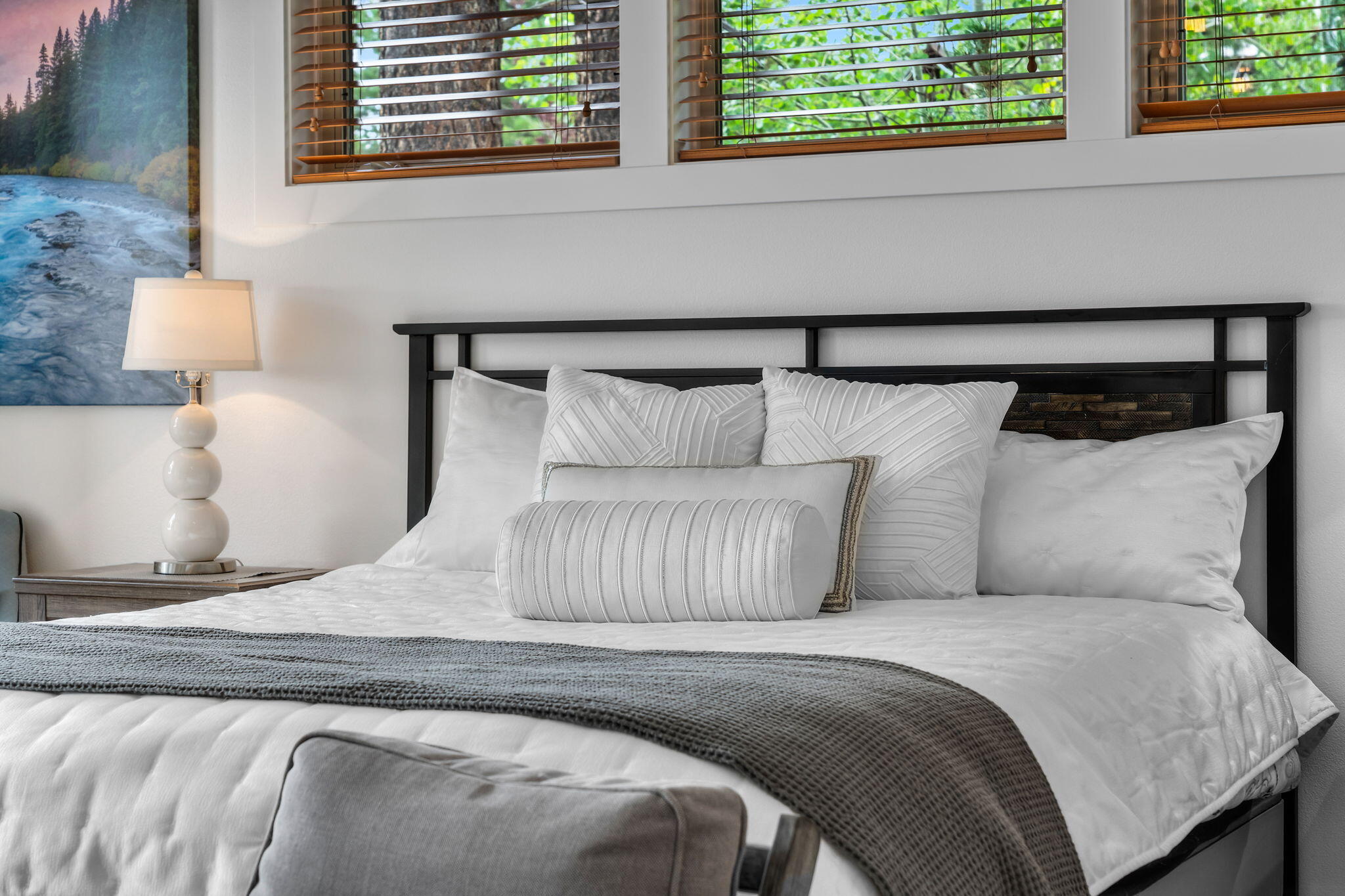 Bend, Oregon, 97702, United States, 4 Bedrooms Bedrooms, ,3 BathroomsBathrooms,Residential,Active,1913968