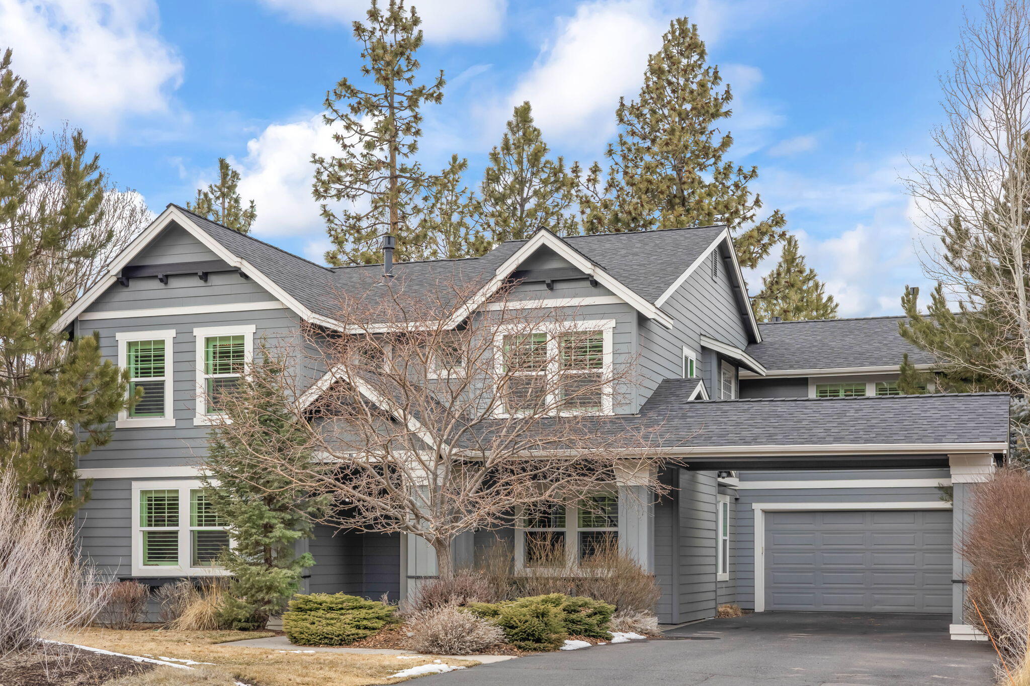 Bend, Oregon, 97702, United States, 4 Bedrooms Bedrooms, ,5 BathroomsBathrooms,Residential,Active,1726847